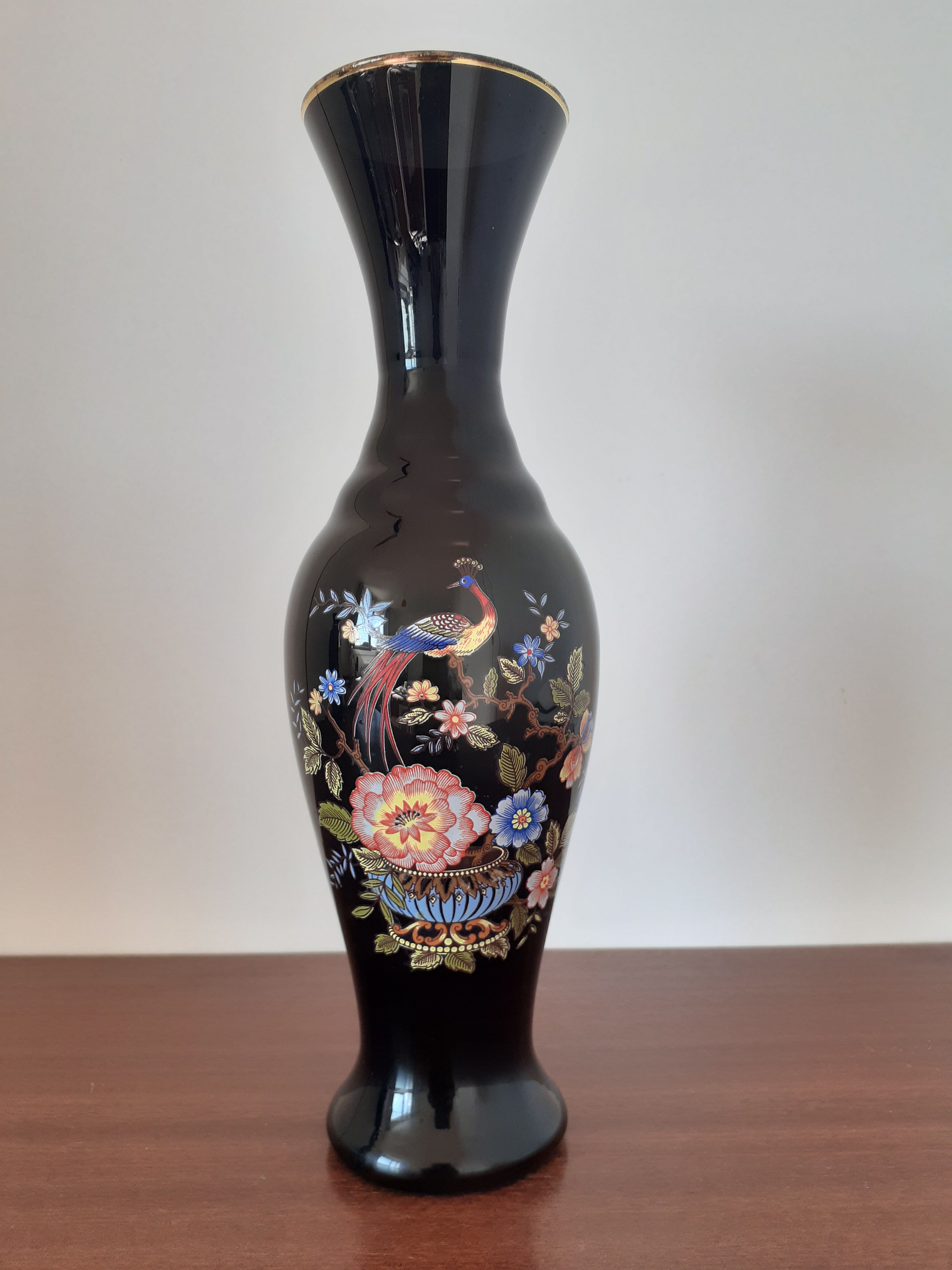Black glass vase