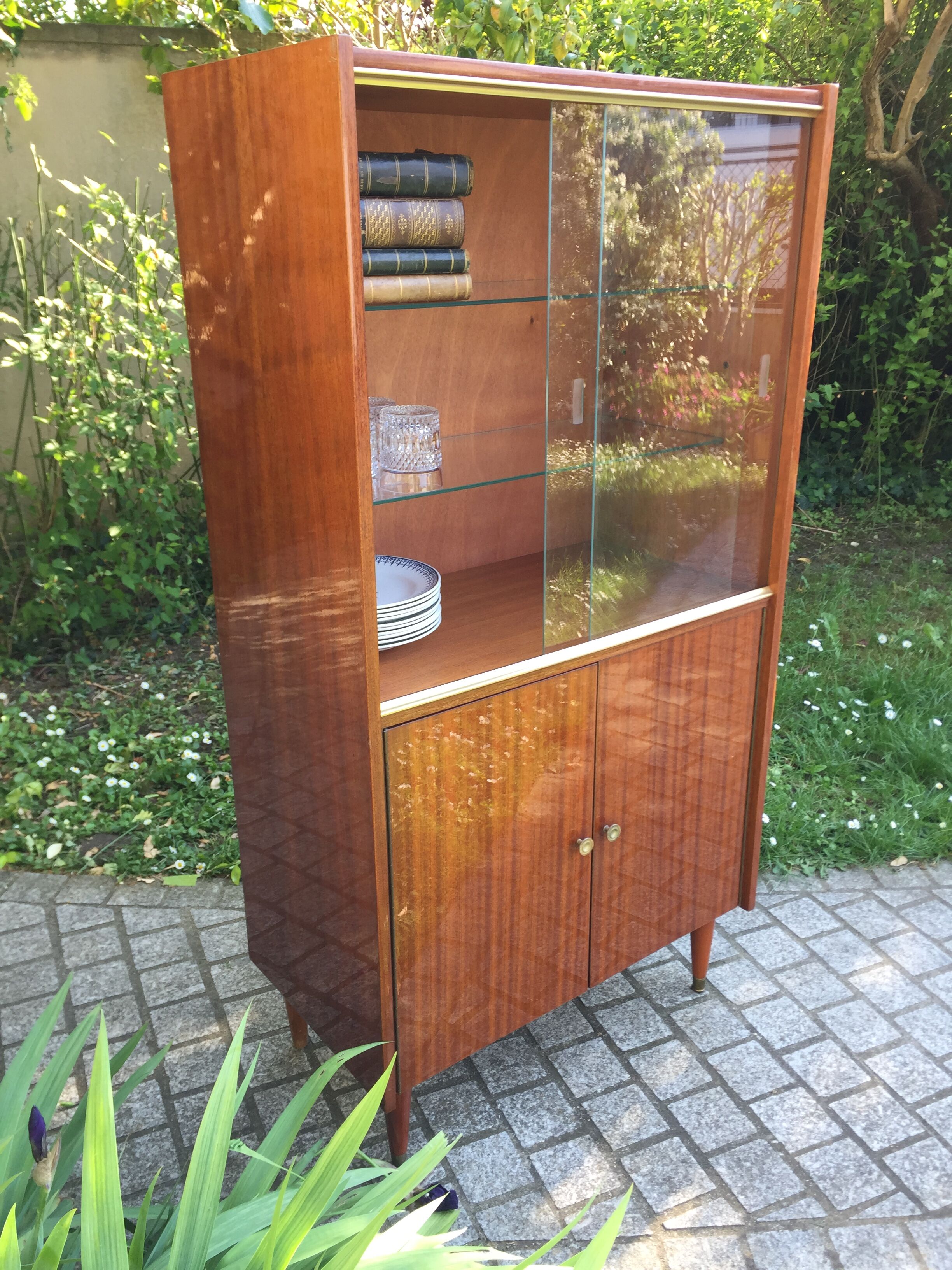 Buffet vaisselier vintage 1950 avec vitrine