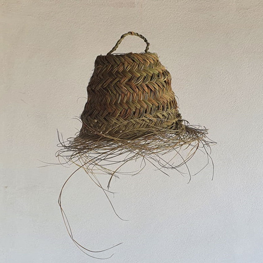 Doum pendant lamp in natural esparto