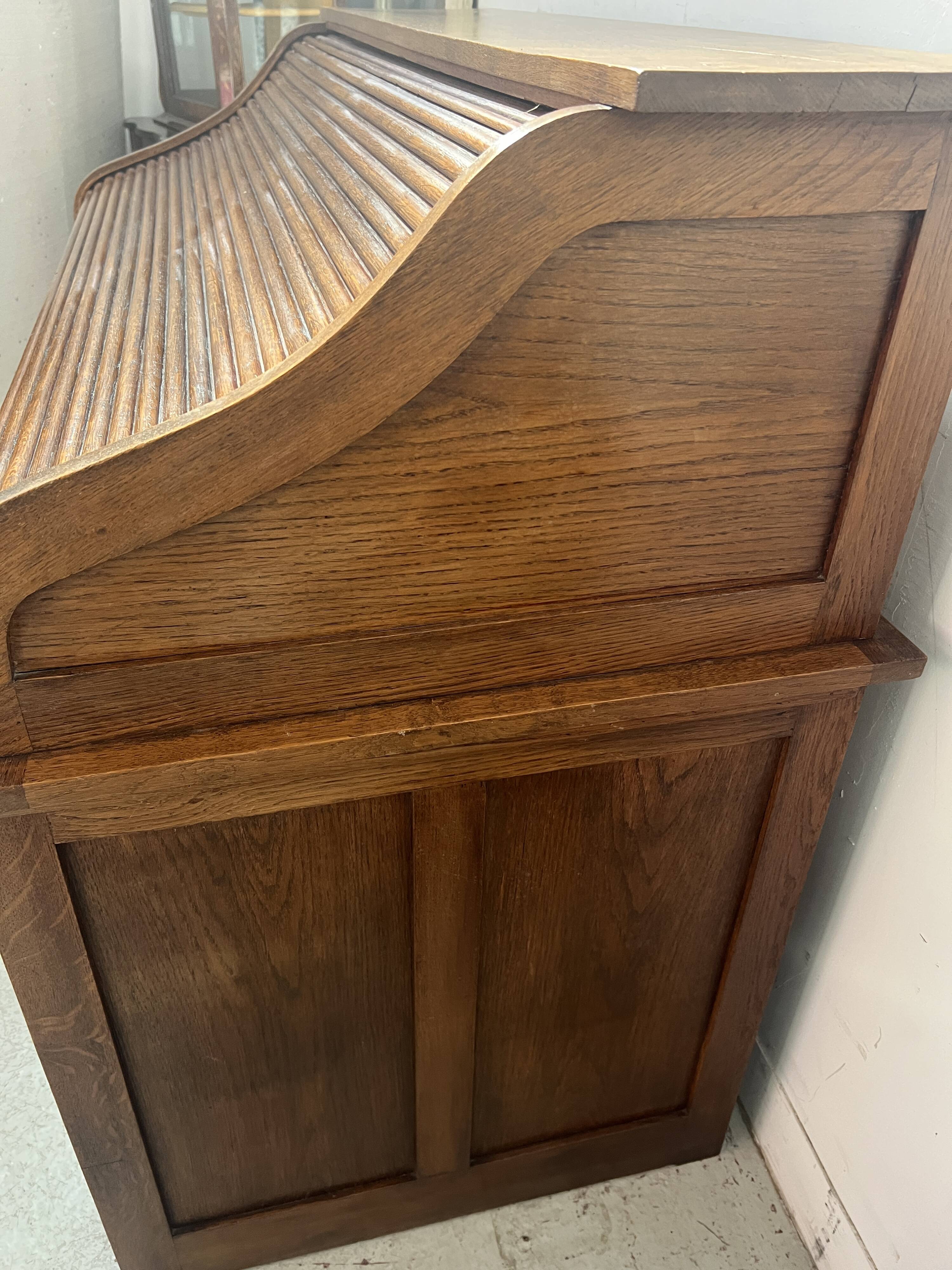 American desk in solid oak, 20th century