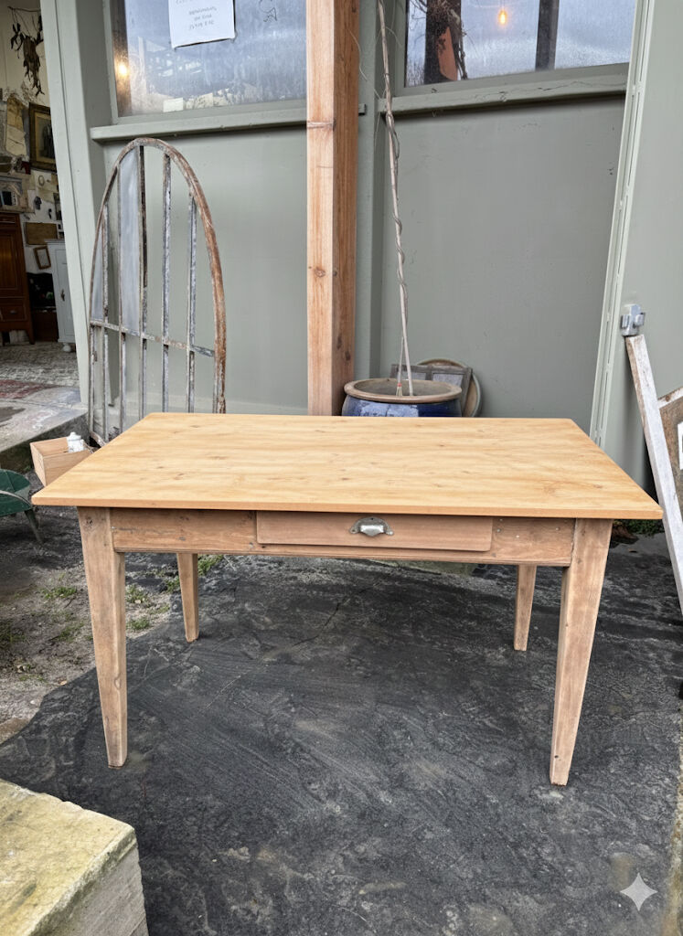 Farm table with 2 drawers