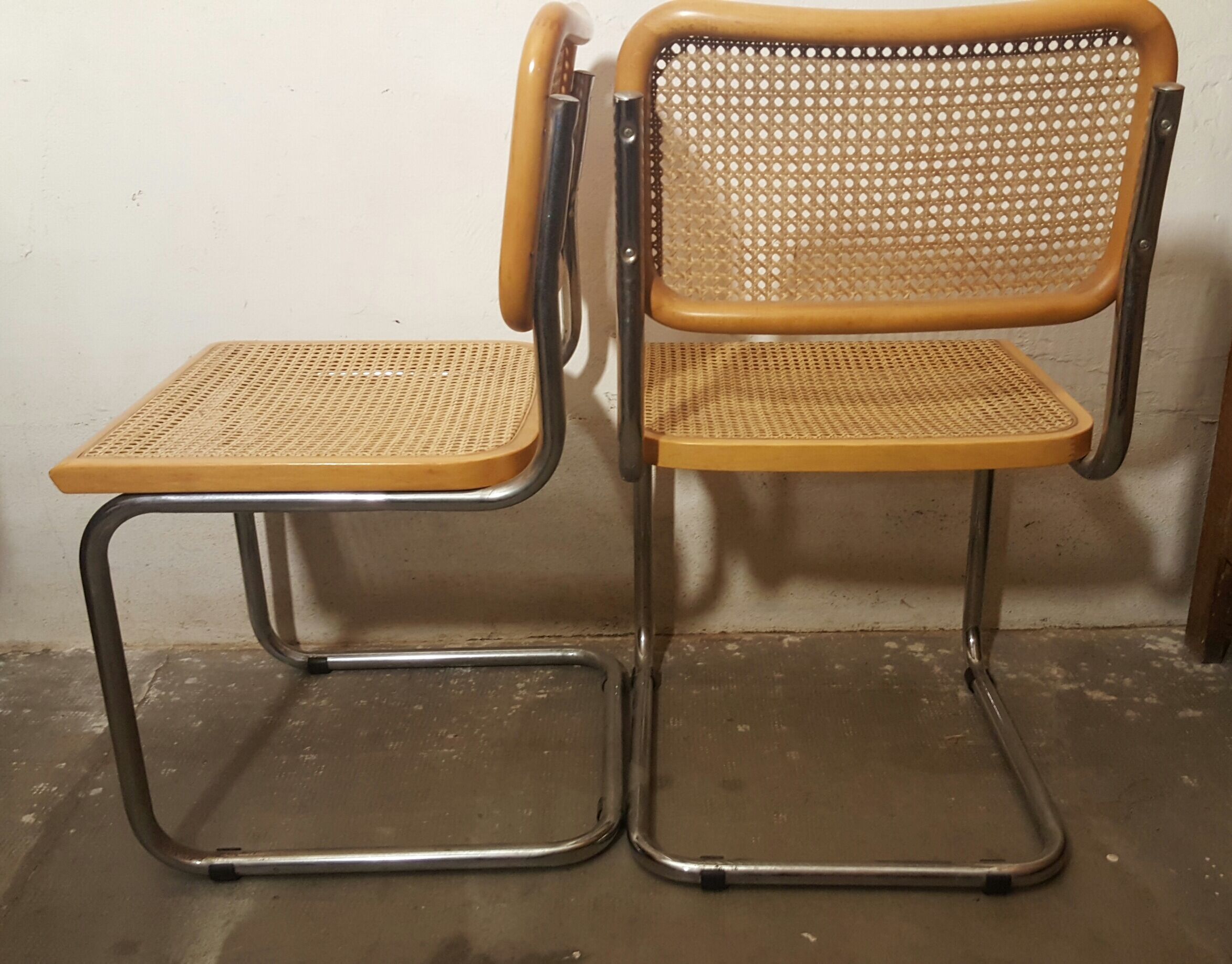 Paire de chaises B32