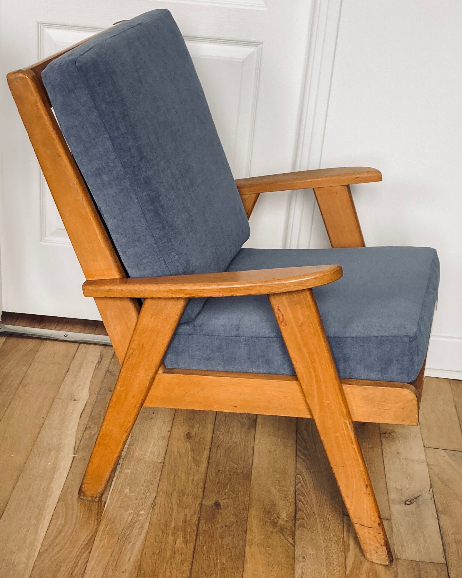 Scandinavian armchair 70