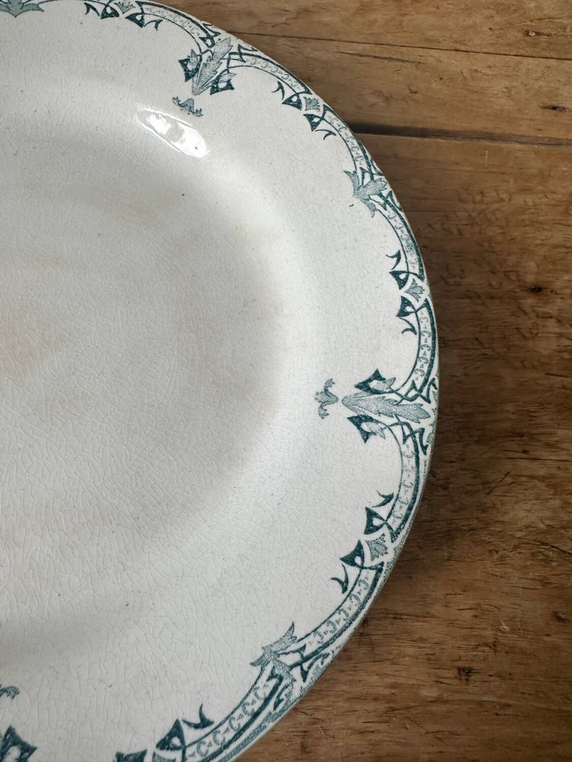 Footed dish, Creil and Montereau 1