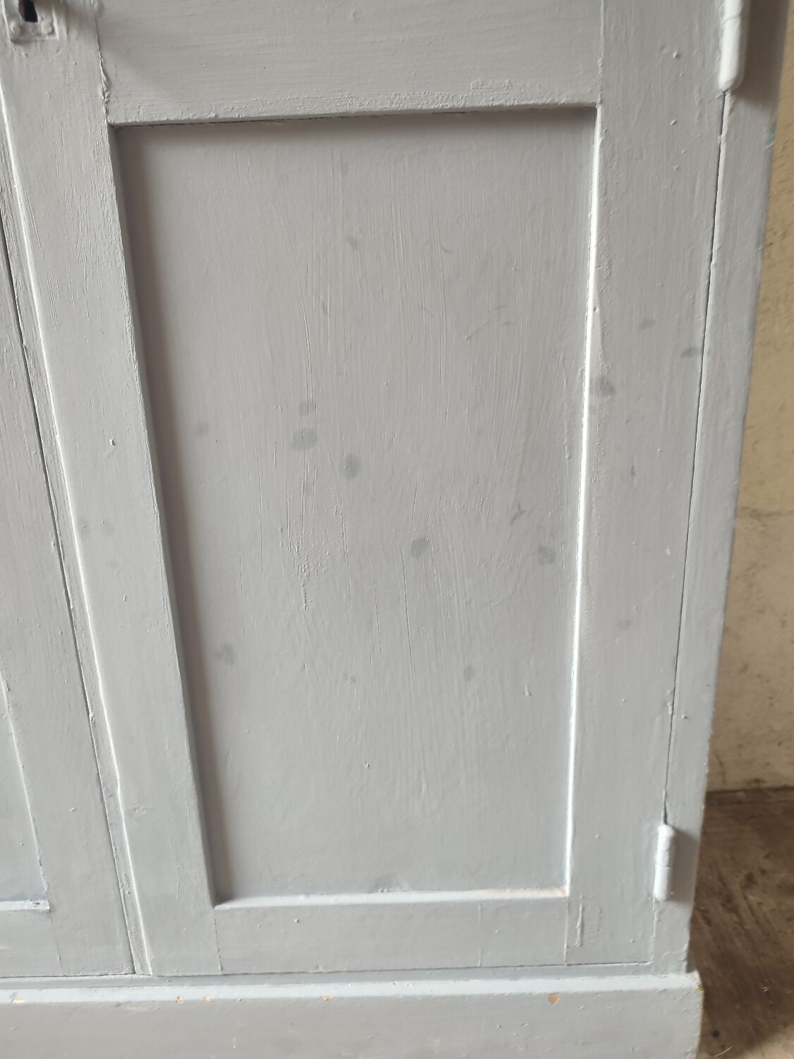 Armoire parisienne