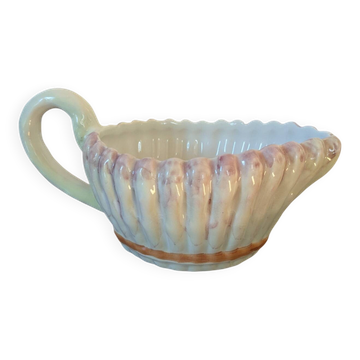 Gravy boat in slipware