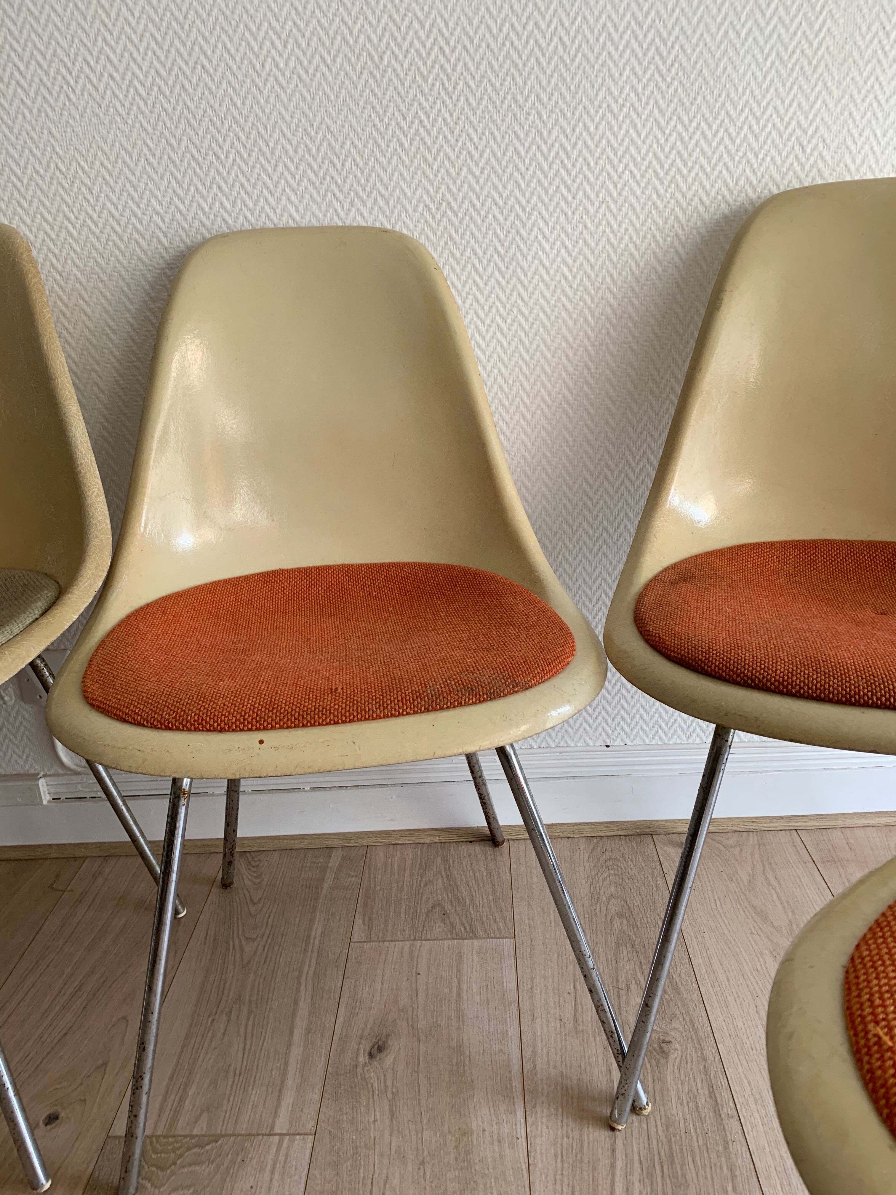 Suite of 6 DSX Charles & Ray Eames Chairs for Herman Miller