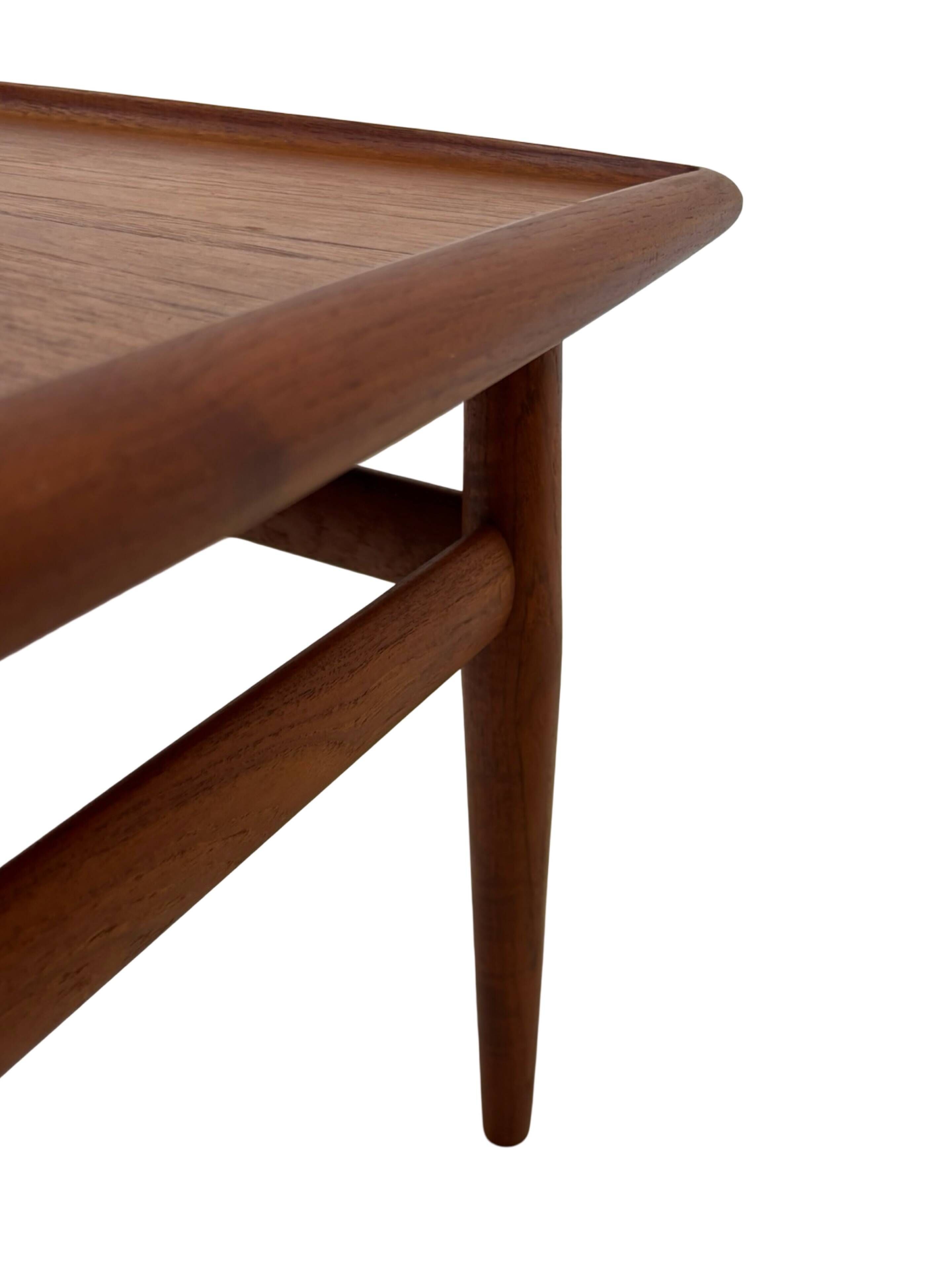 Vintage coffee table Grete Jalk Teak Danish Glostrup Design