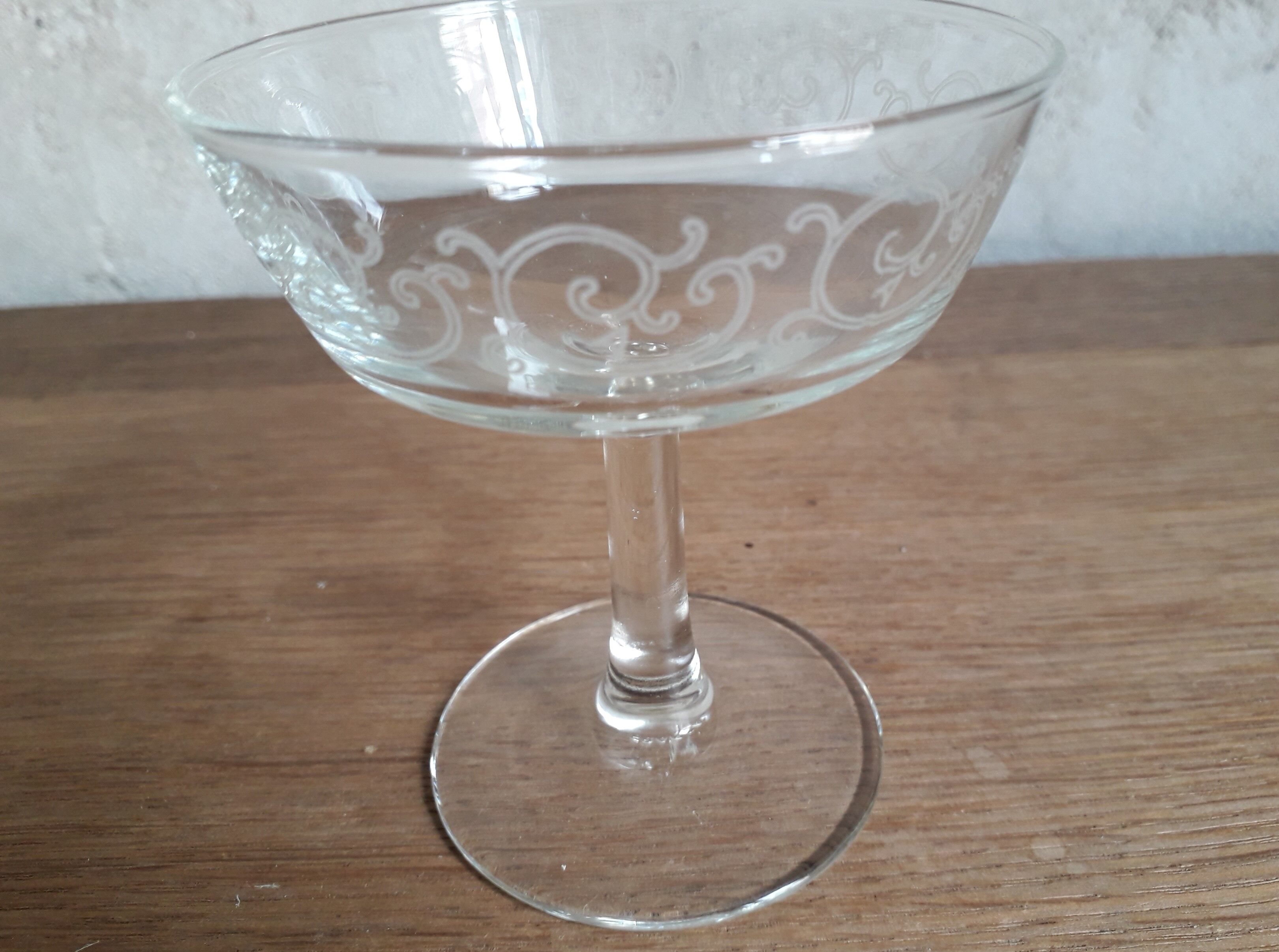 Lot of 11 champagne cups