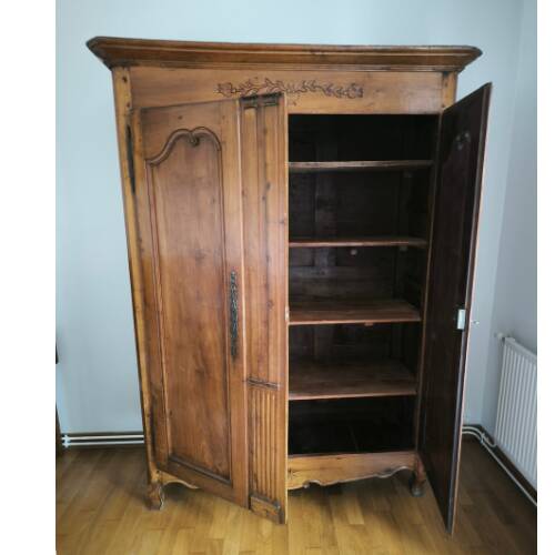armoire style Louis-Philippe / Provincial français.