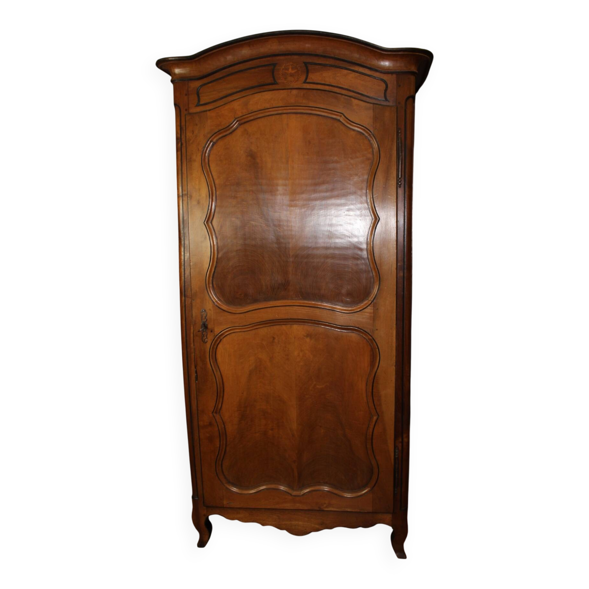 Louis XV bonnetière in walnut from the late 18th century