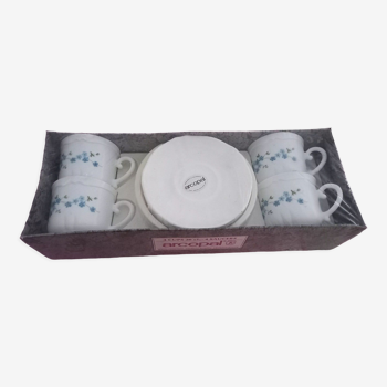 Set of 4 cups and under cups brand Arcopal