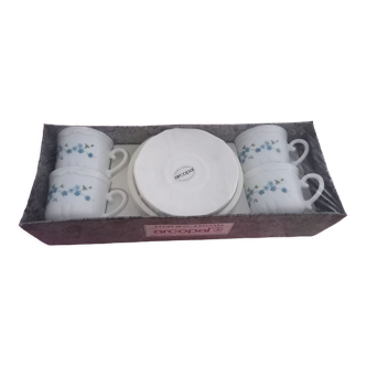 Set of 4 cups and under cups brand Arcopal