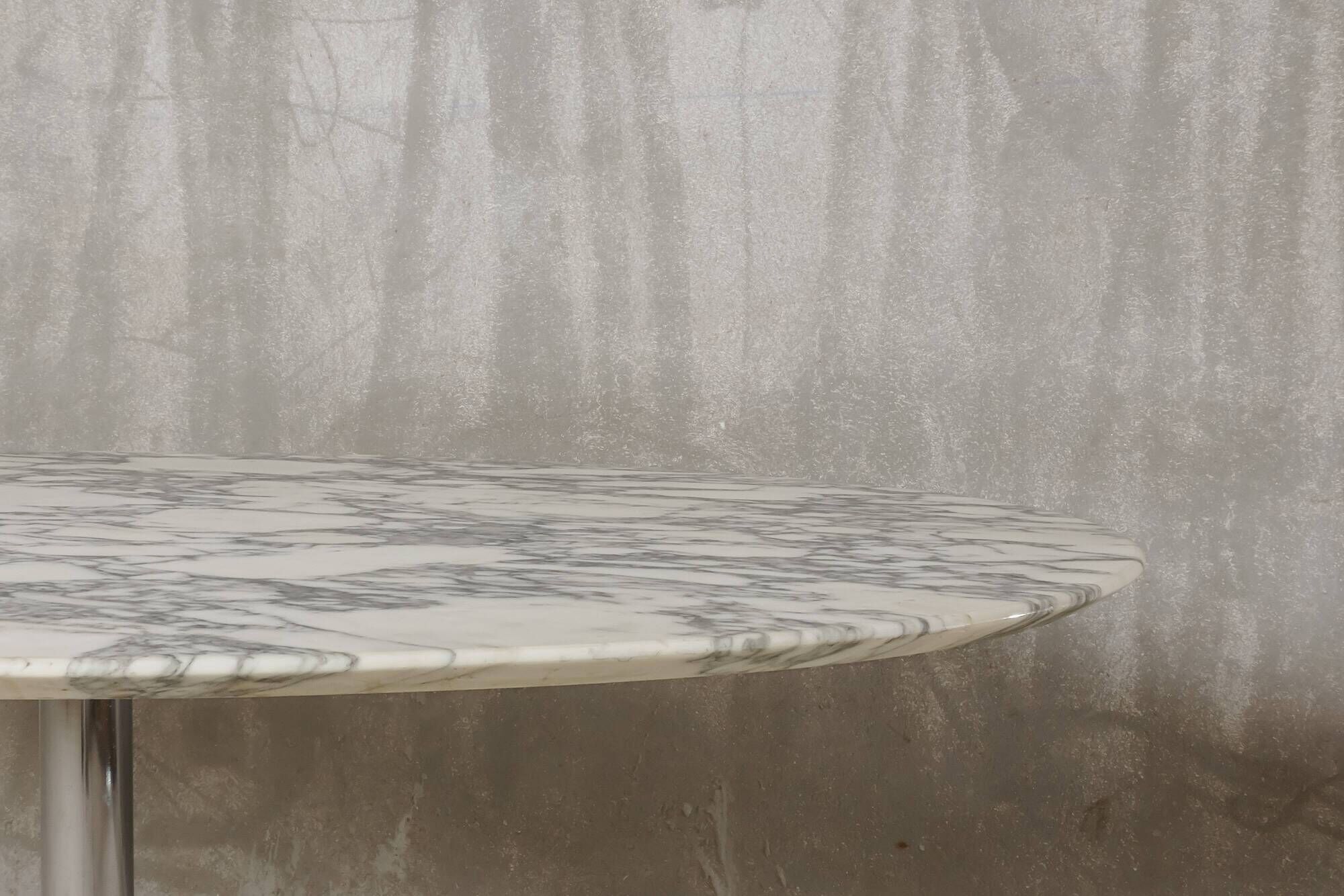 Table de repas en marbre et acier chromé, aluminium coulé, France c. 1970