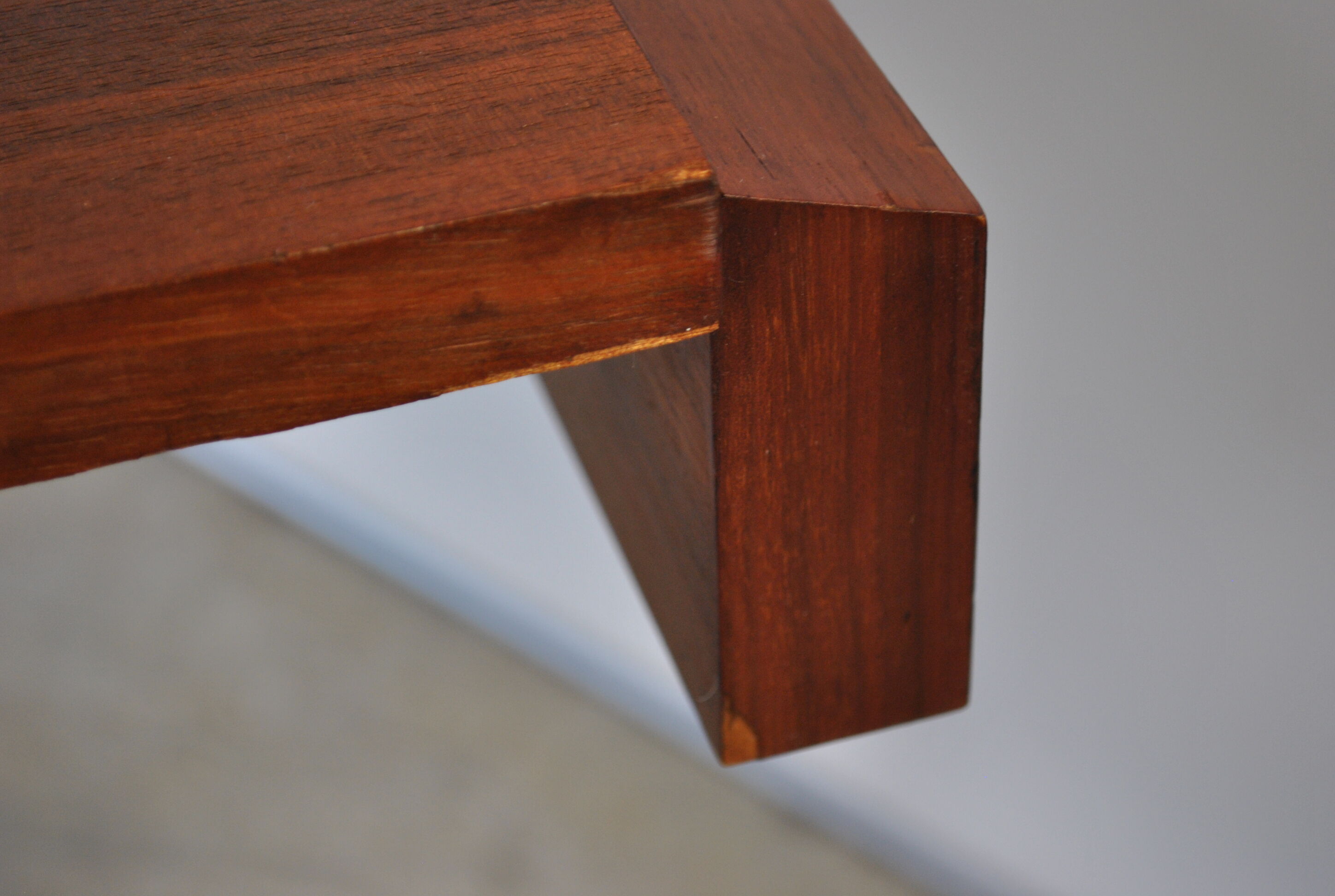 Extendable dining table circa 1950