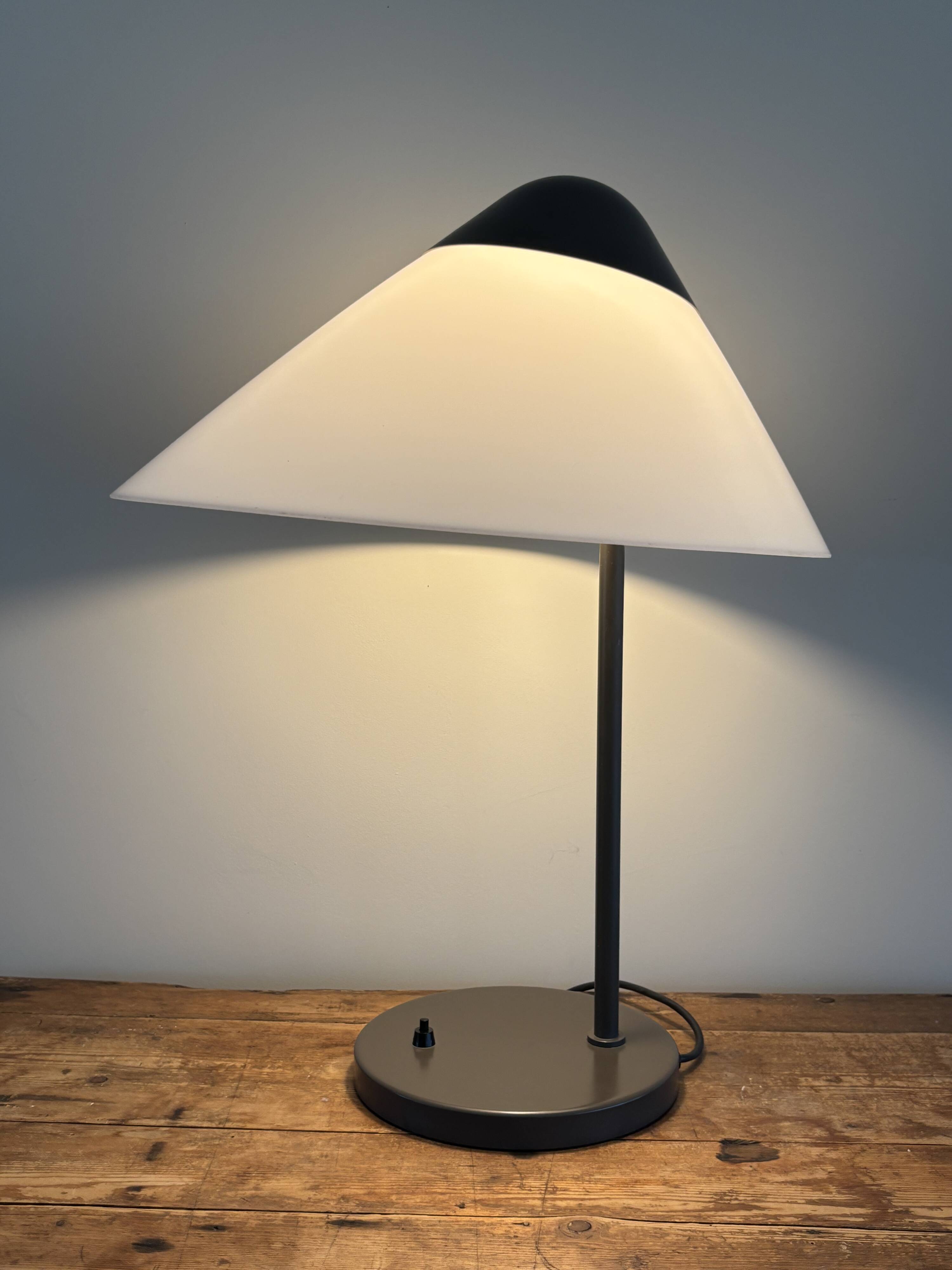Vintage Opala table lamp Hans J. Wegner Louis Poulsen Design