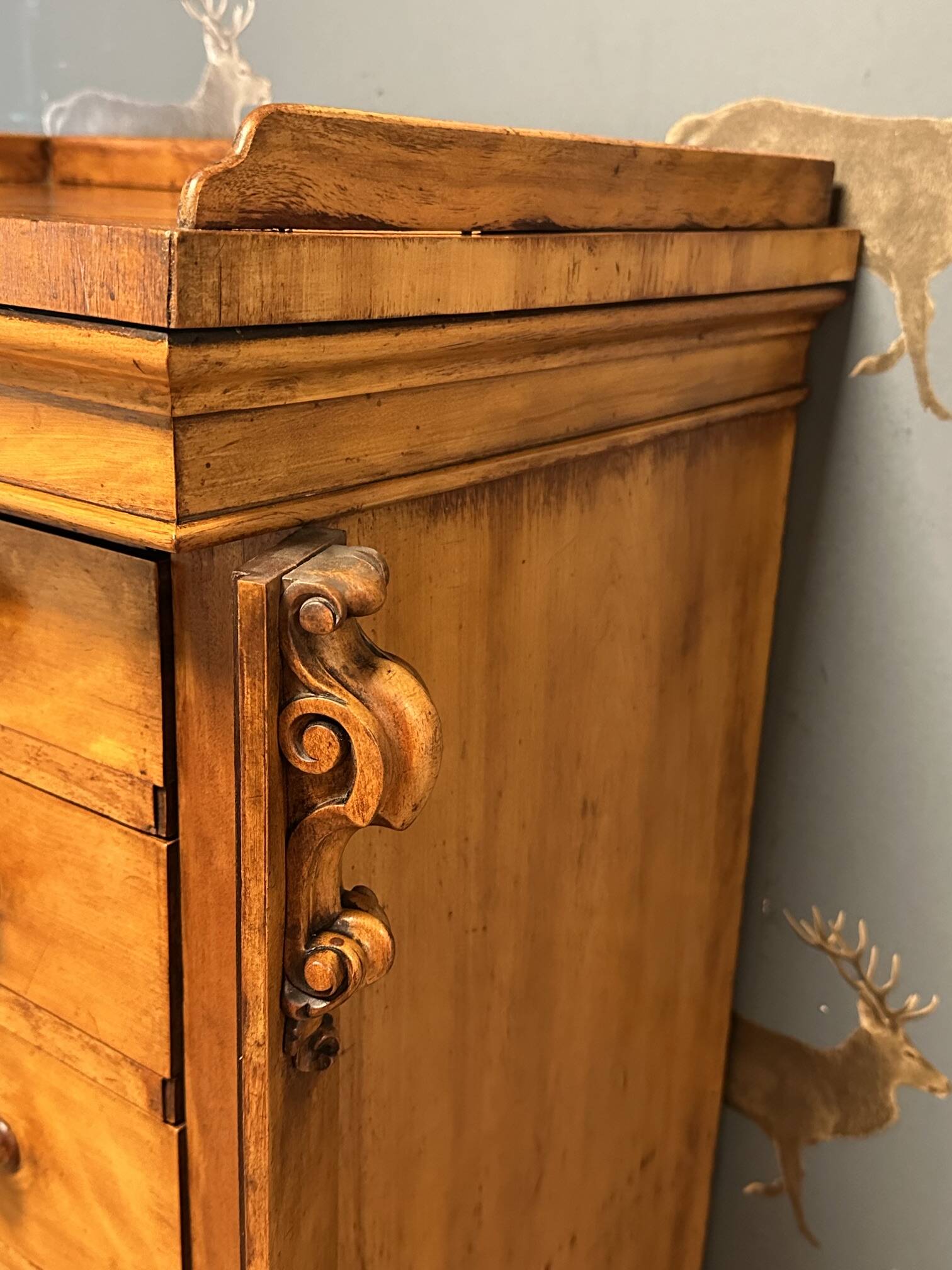 Wellington chest of drawers / file cabinet