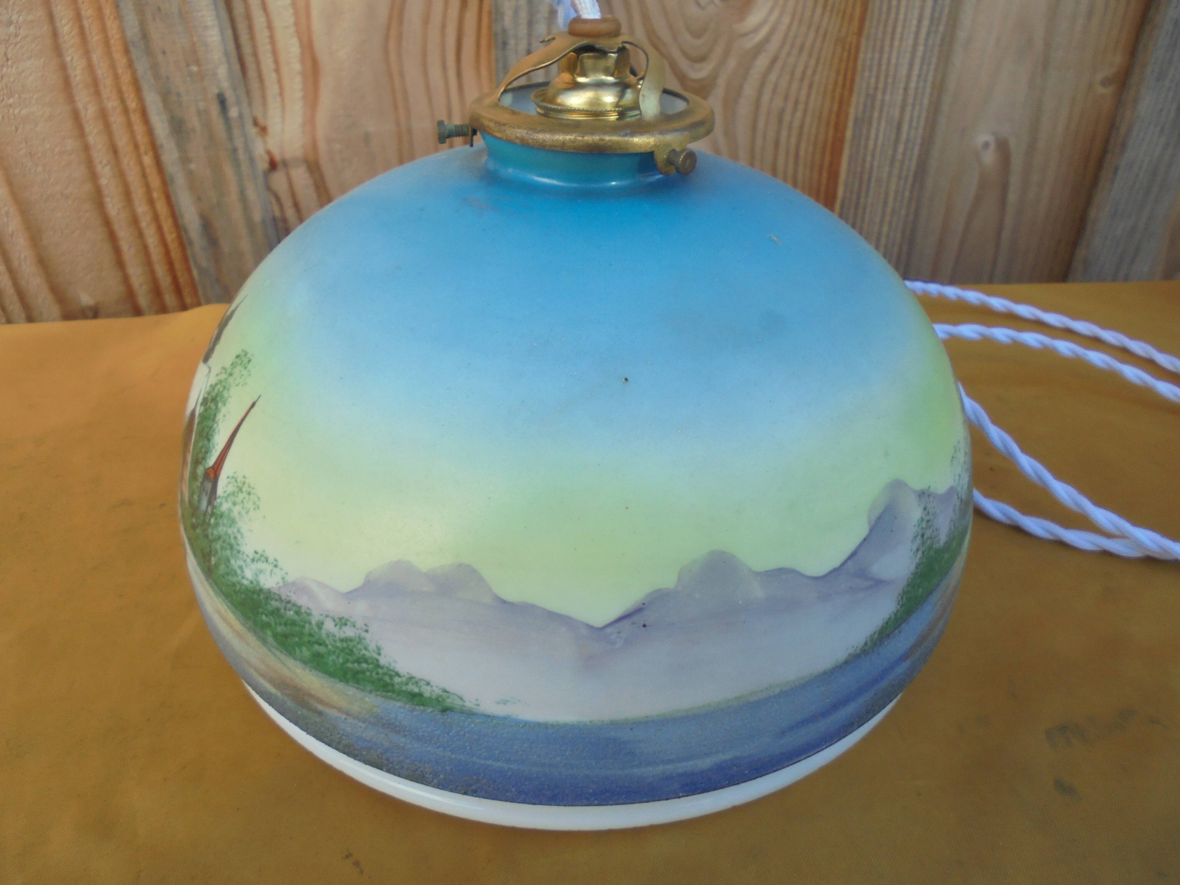 Antique decorated opaline suspension