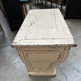 Patinated counter from the 19th century