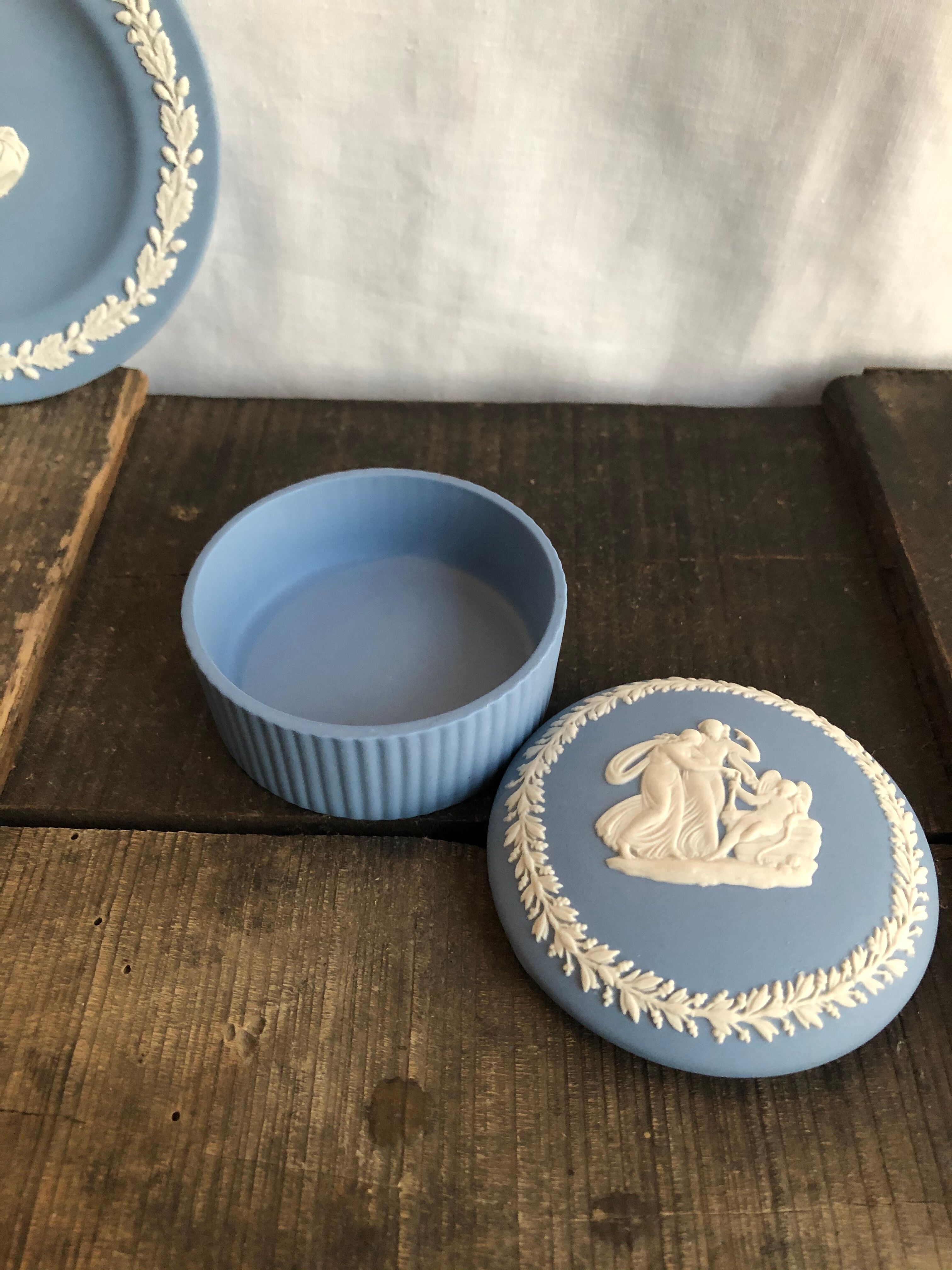 Boite et coupelle en porcelaine de Wedgwood