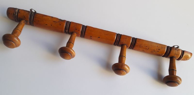 Wooden wall coat rack 4 hooks