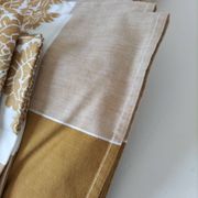 Nappe et 8 serviettes vintage – tons caramel et moutarde dorée
