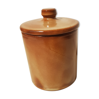 Ceramic pot with lid