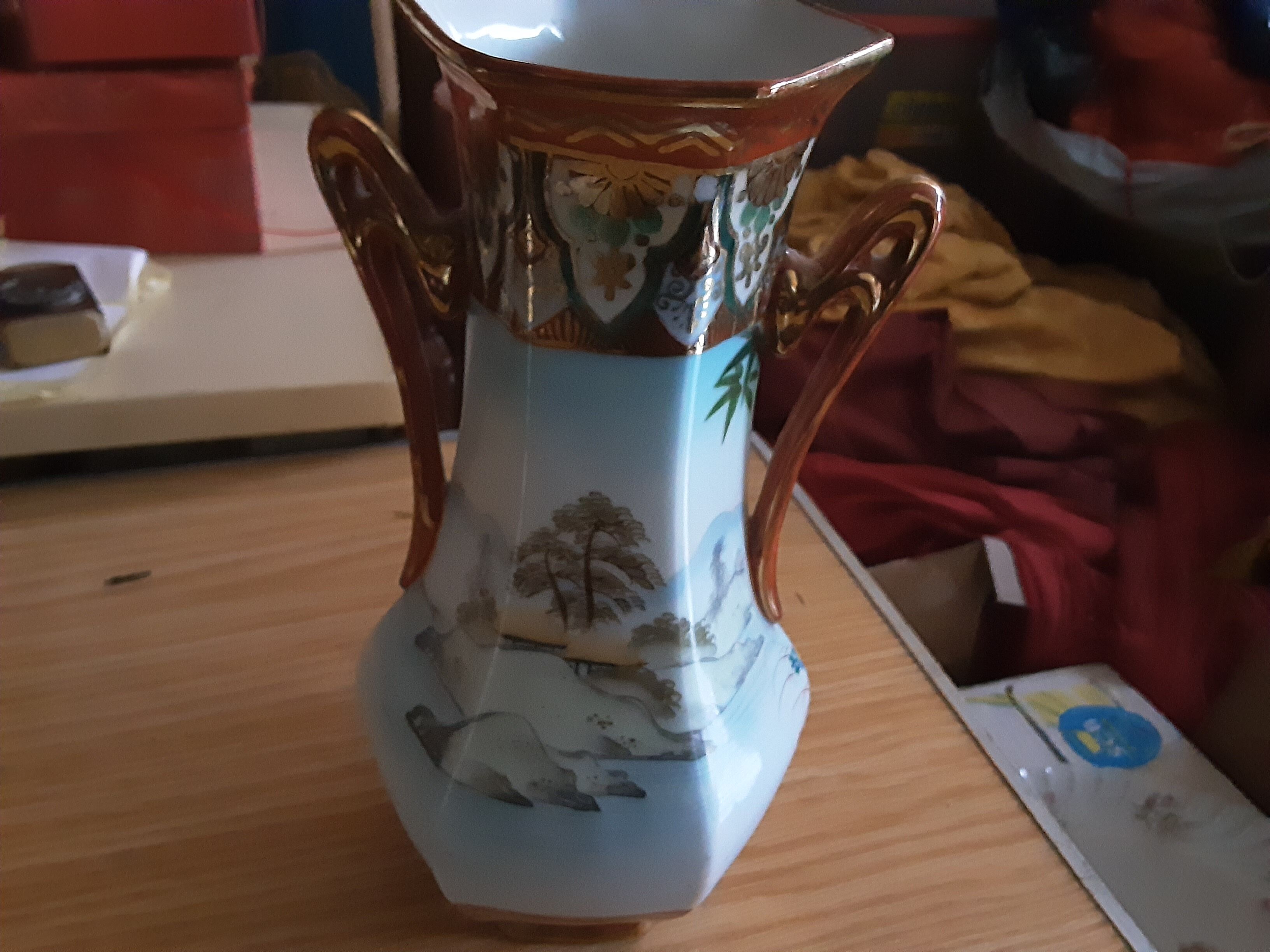 Asian porcelain vase gueisha