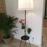 Plant holder floor lamp with shelf, black tripod