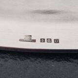 Plat ovale de service en métal argenté modèle Rubans croisés, Christofle