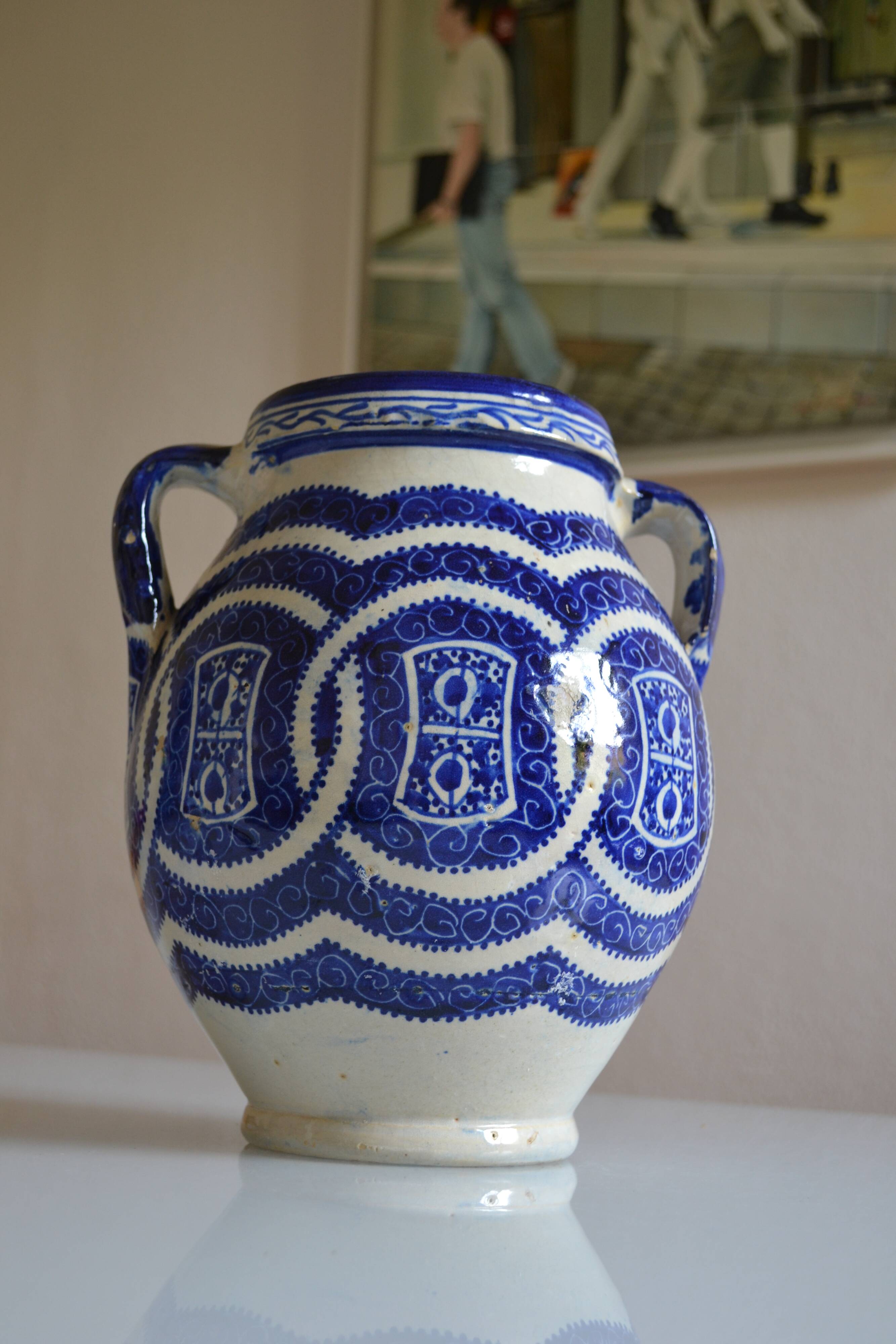 Large vase from the Serghini workshop, ancient Moroccan ceramics, first half of the 20th century.