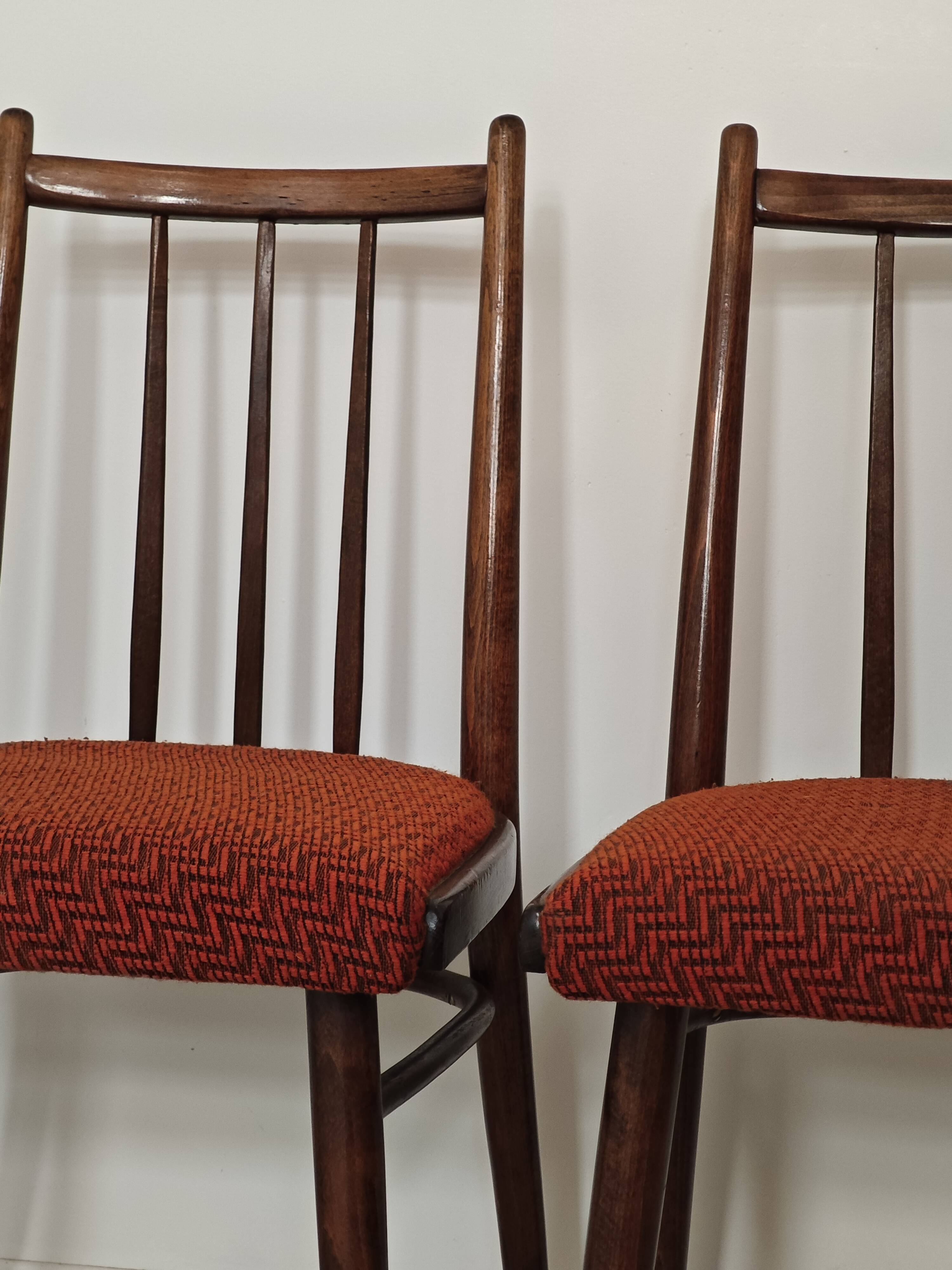 Set of 4 dining chairs TON Bystrice Antonin Suman orange fabric