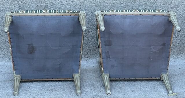 Paire de fauteuils cabriolet de style Louis XVI