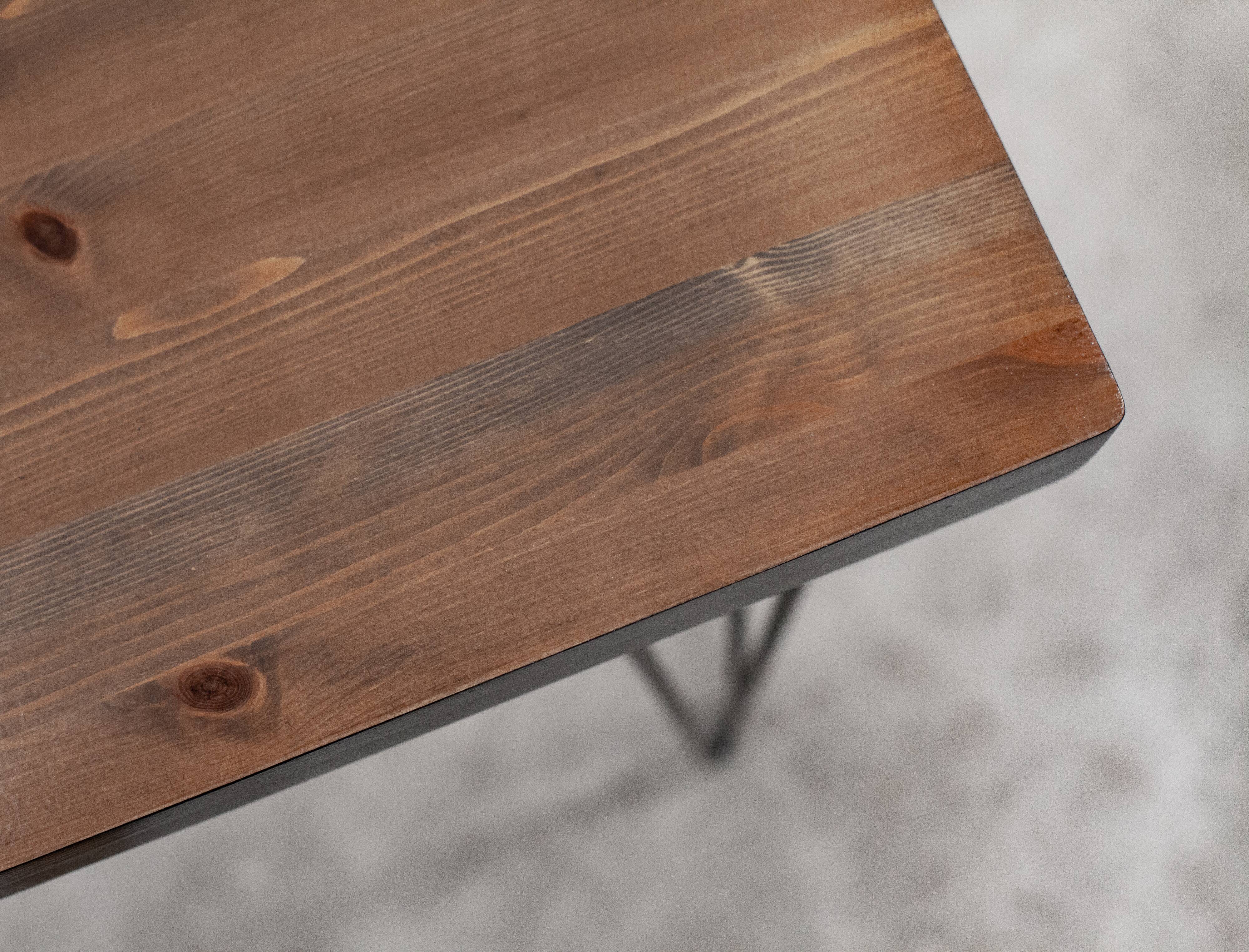 Console solid wood on black pins feet