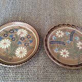 Assiettes en terre cuite vernissée