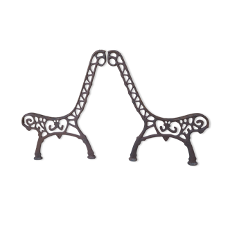 Paire de pieds de banc en fonte