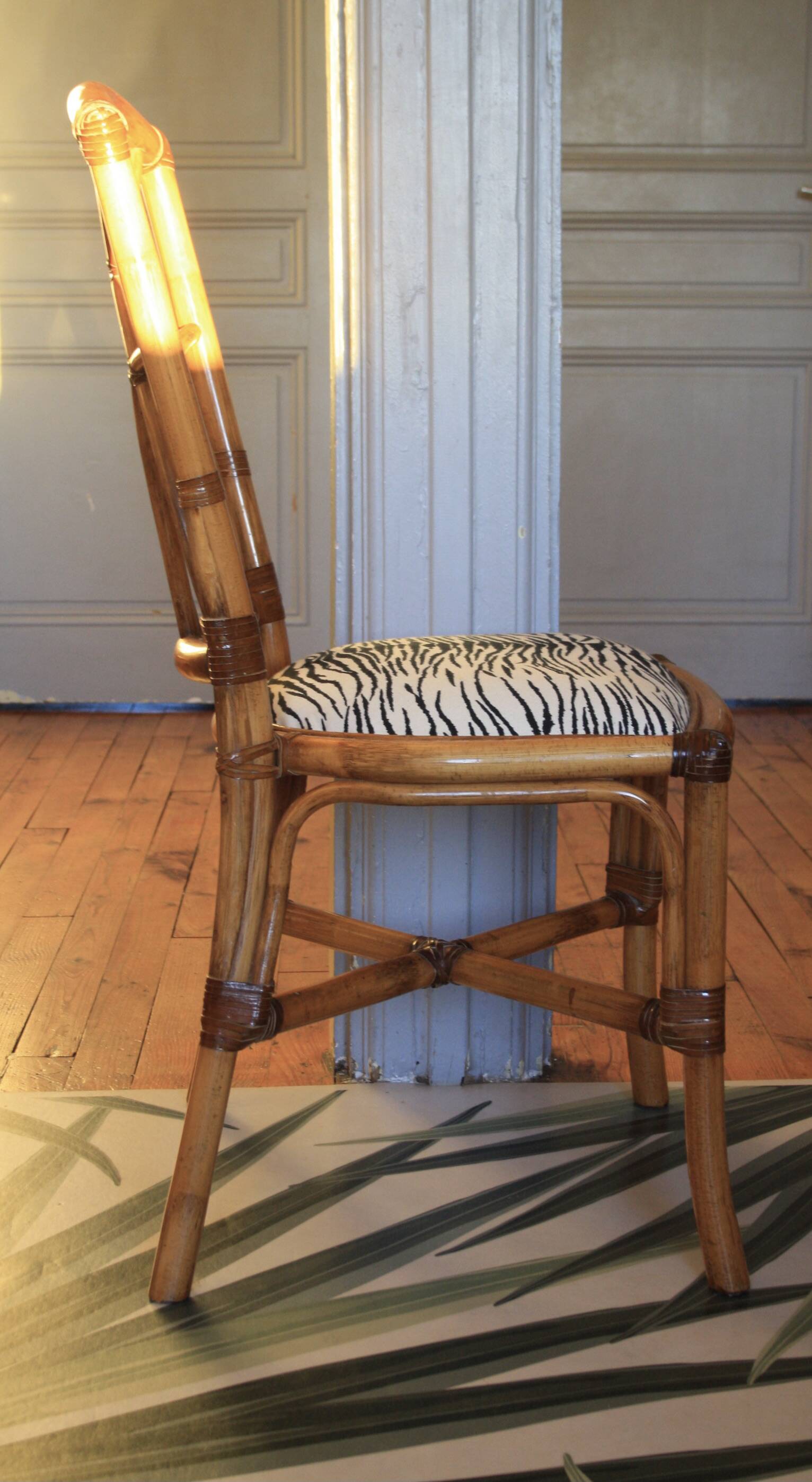 Chaise en bambou assise zébrée