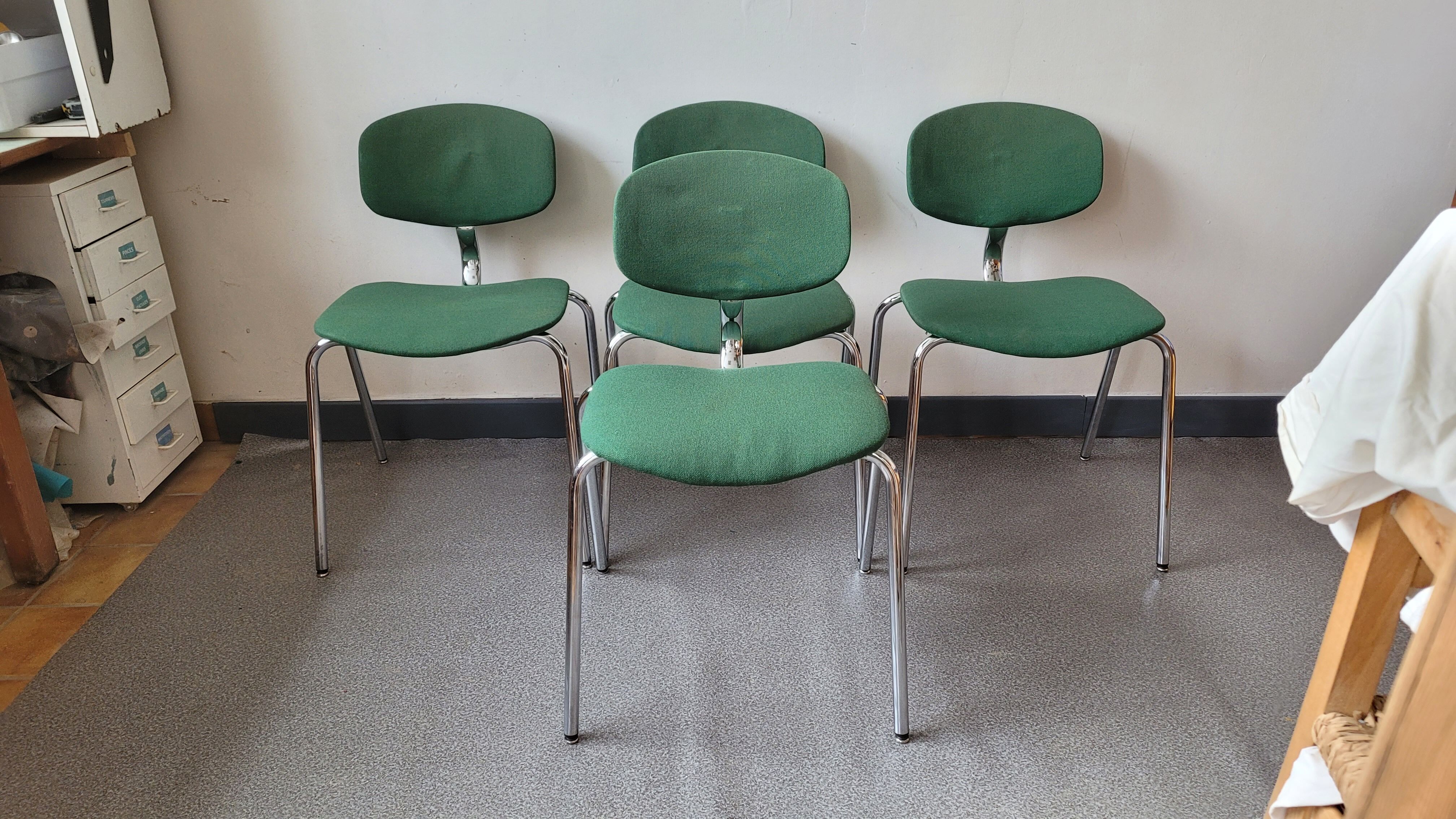 Set of 4 green chairs in Strafor steelcase fabric