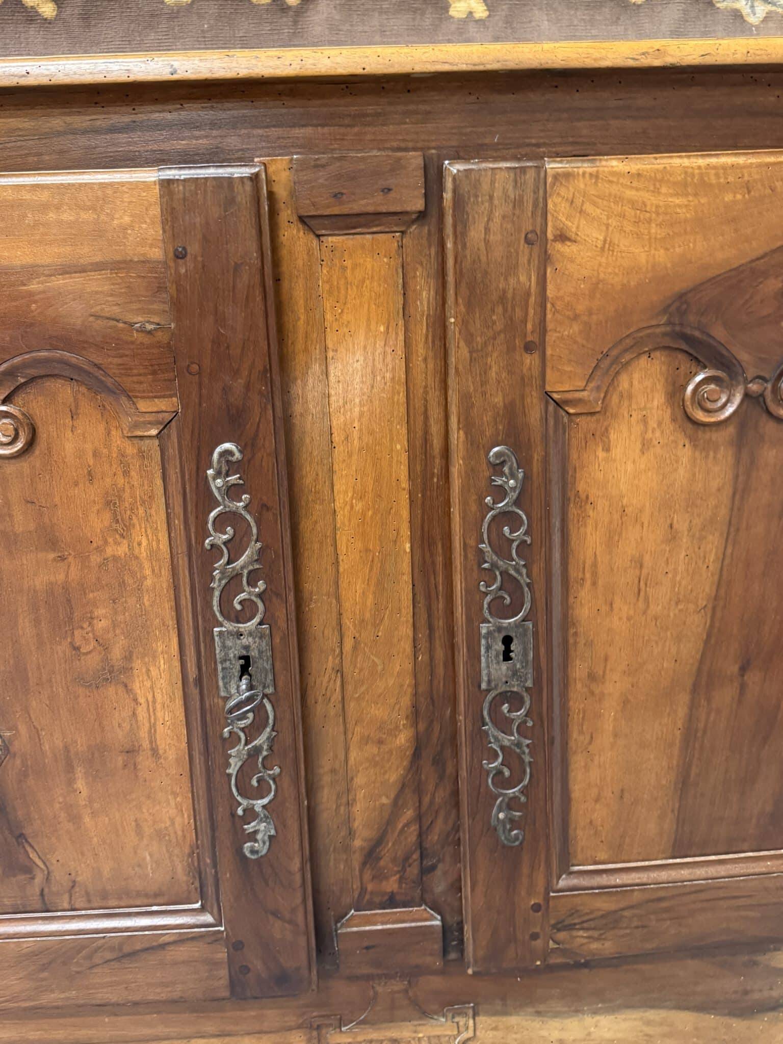 Antique solid wood sideboard – Louis XV style