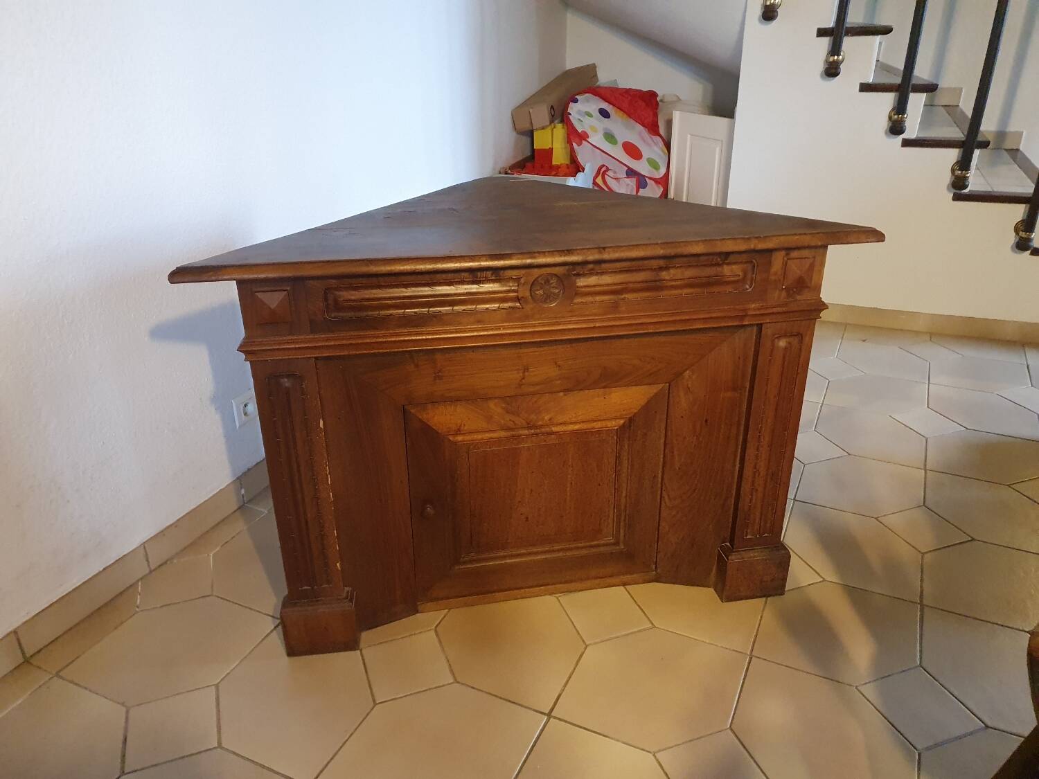 Fireplace corner cabinet