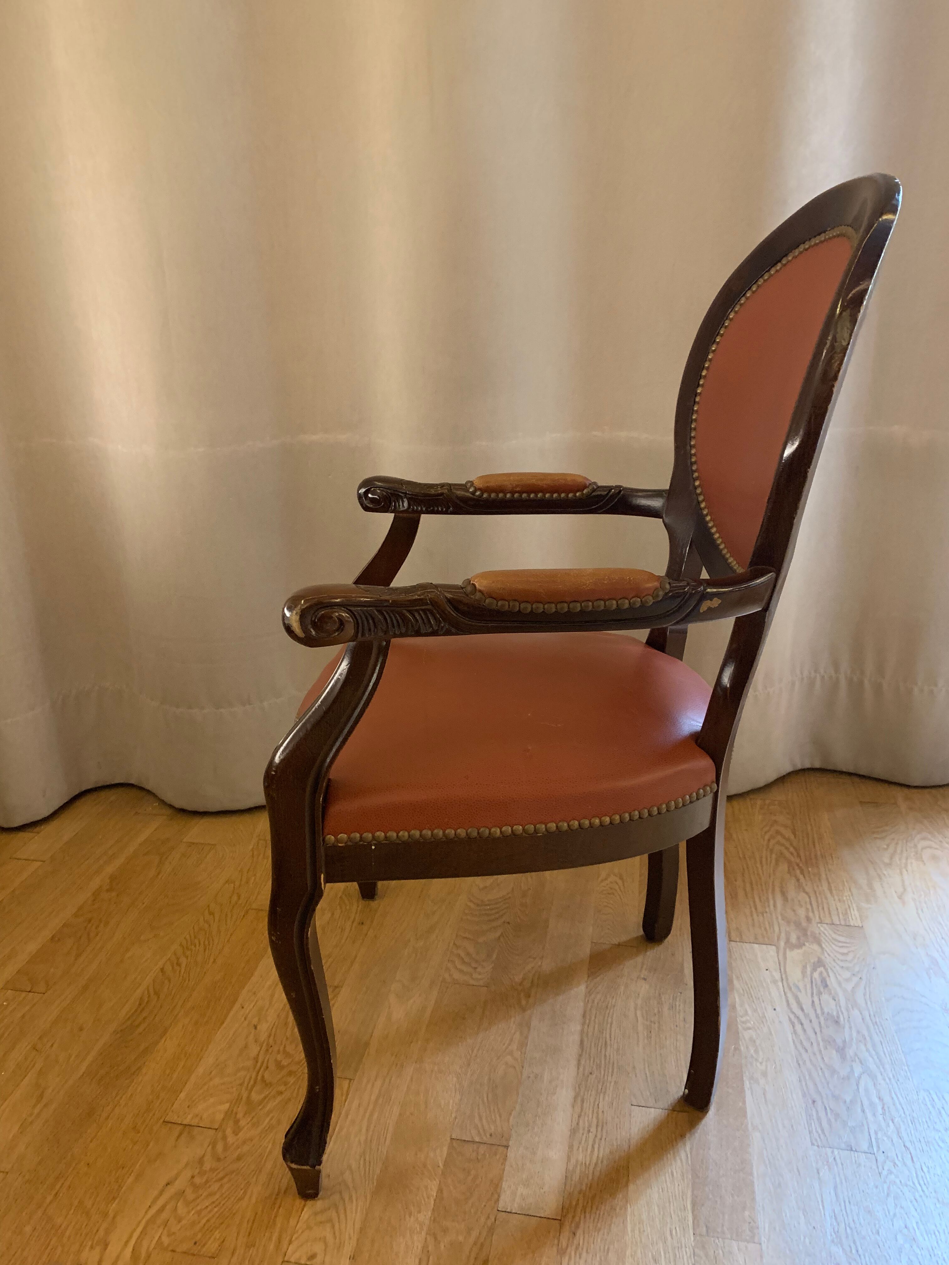 Muscat leather medallion armchair