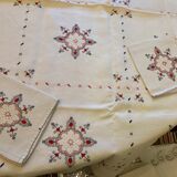 Set tablecloth and 6 matching towels, embroidered, origin Brazil