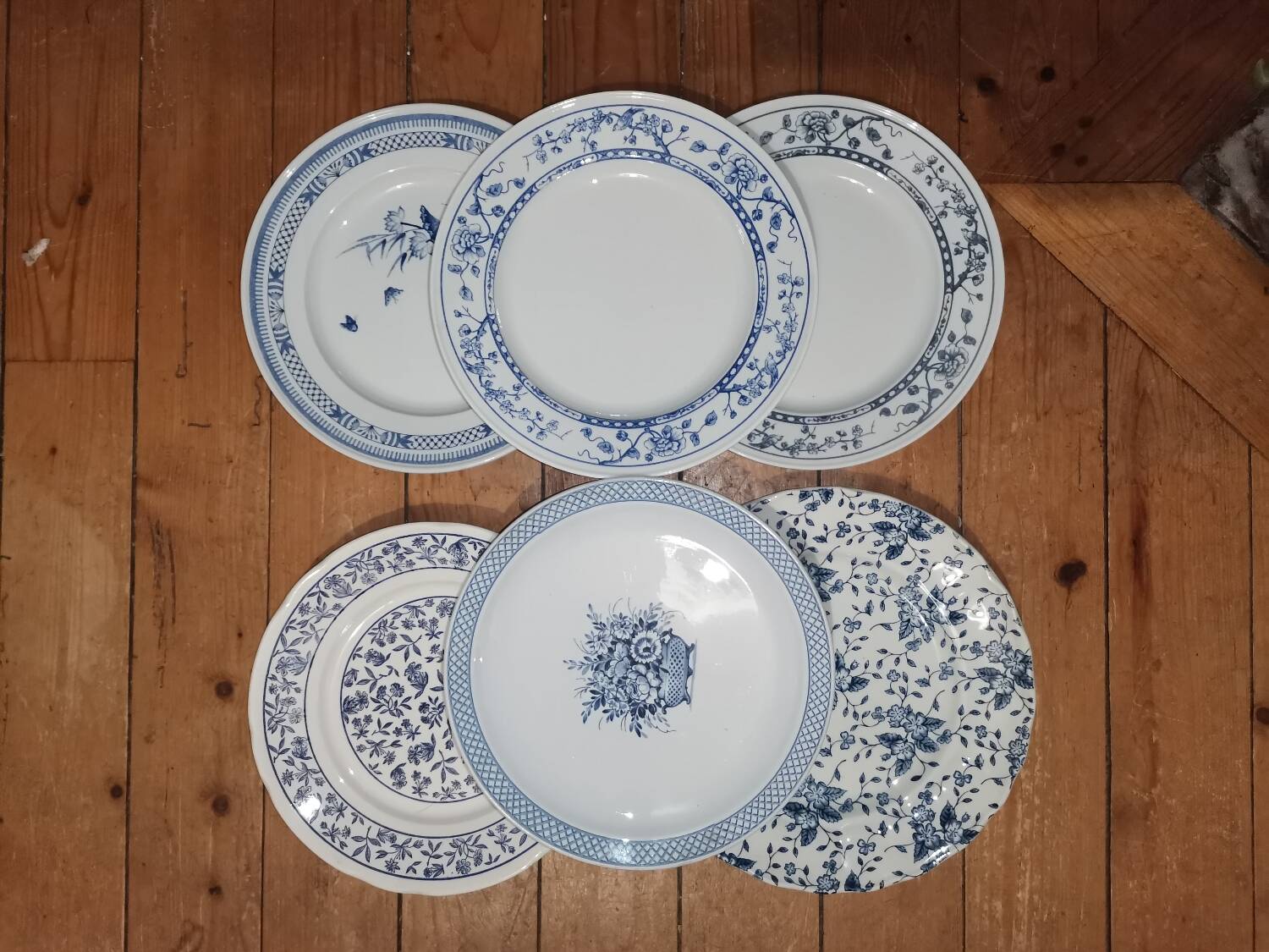 Blue mismatched plate set