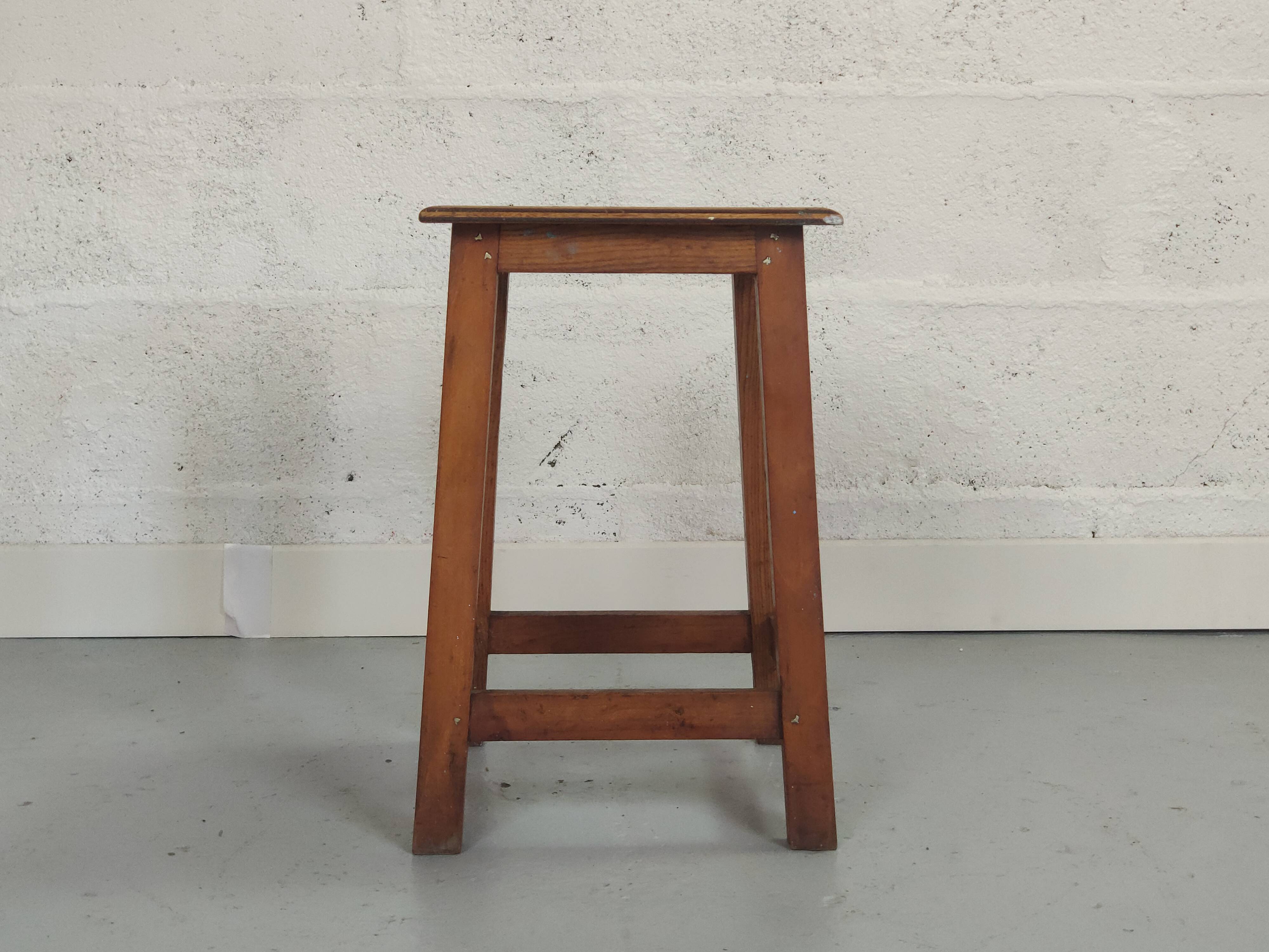 Tabouret vintage en bois