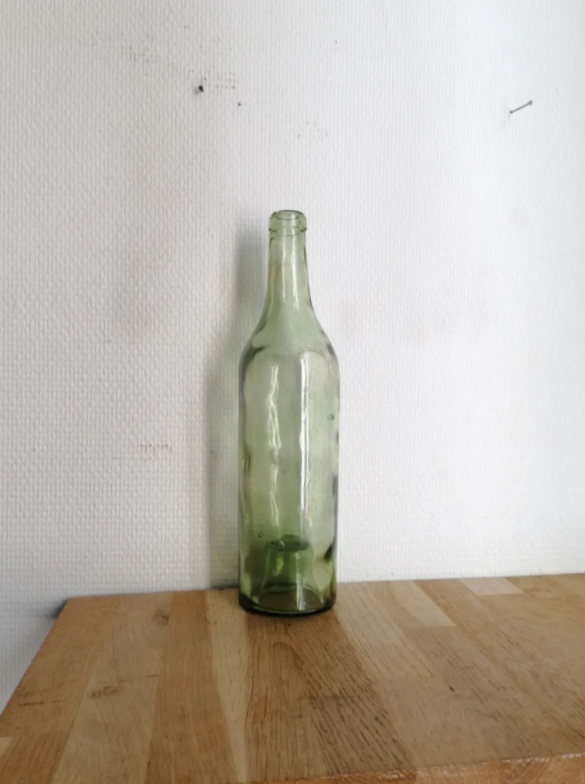 Glass bottle