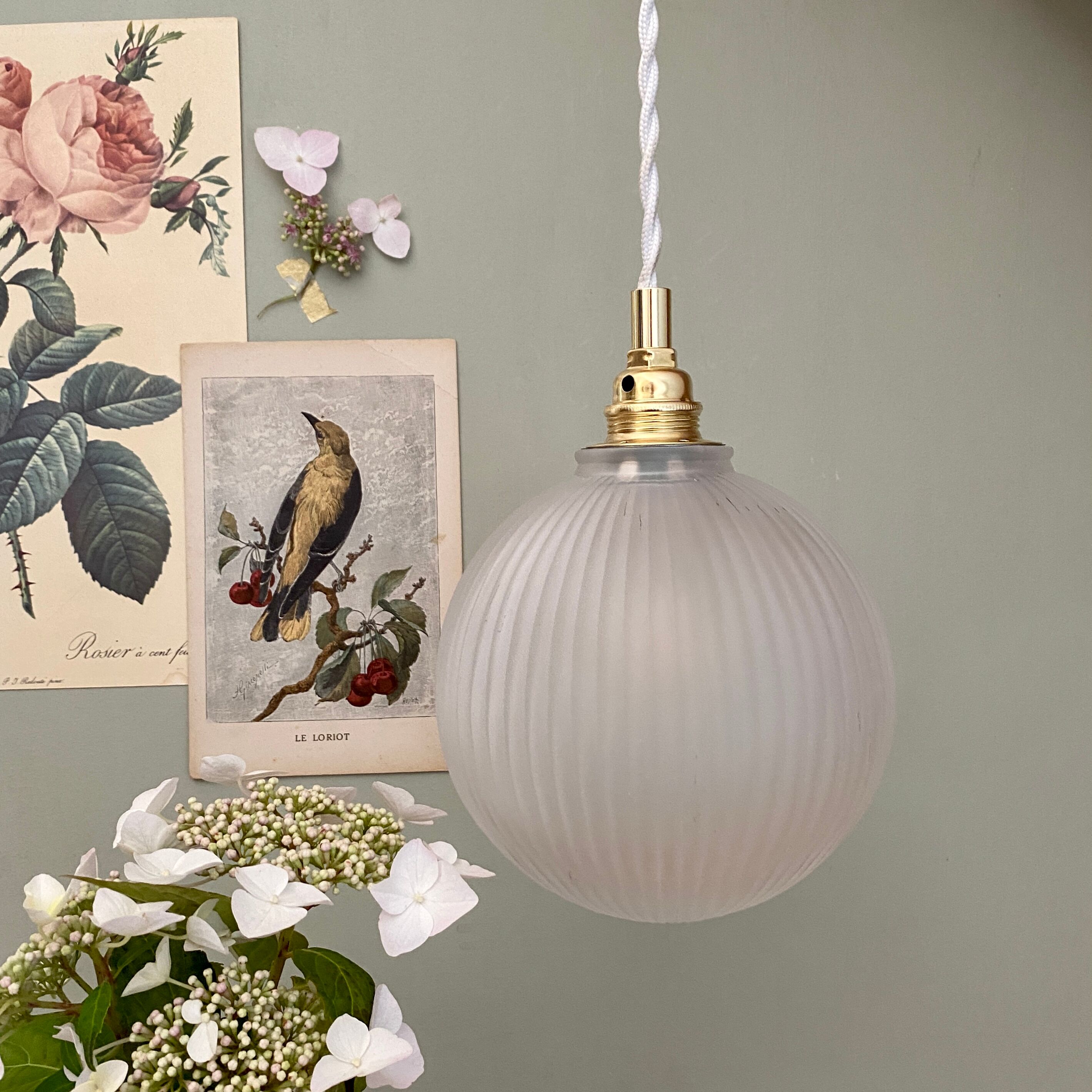 Vintage globe pendant lamp in ridged frosted glass