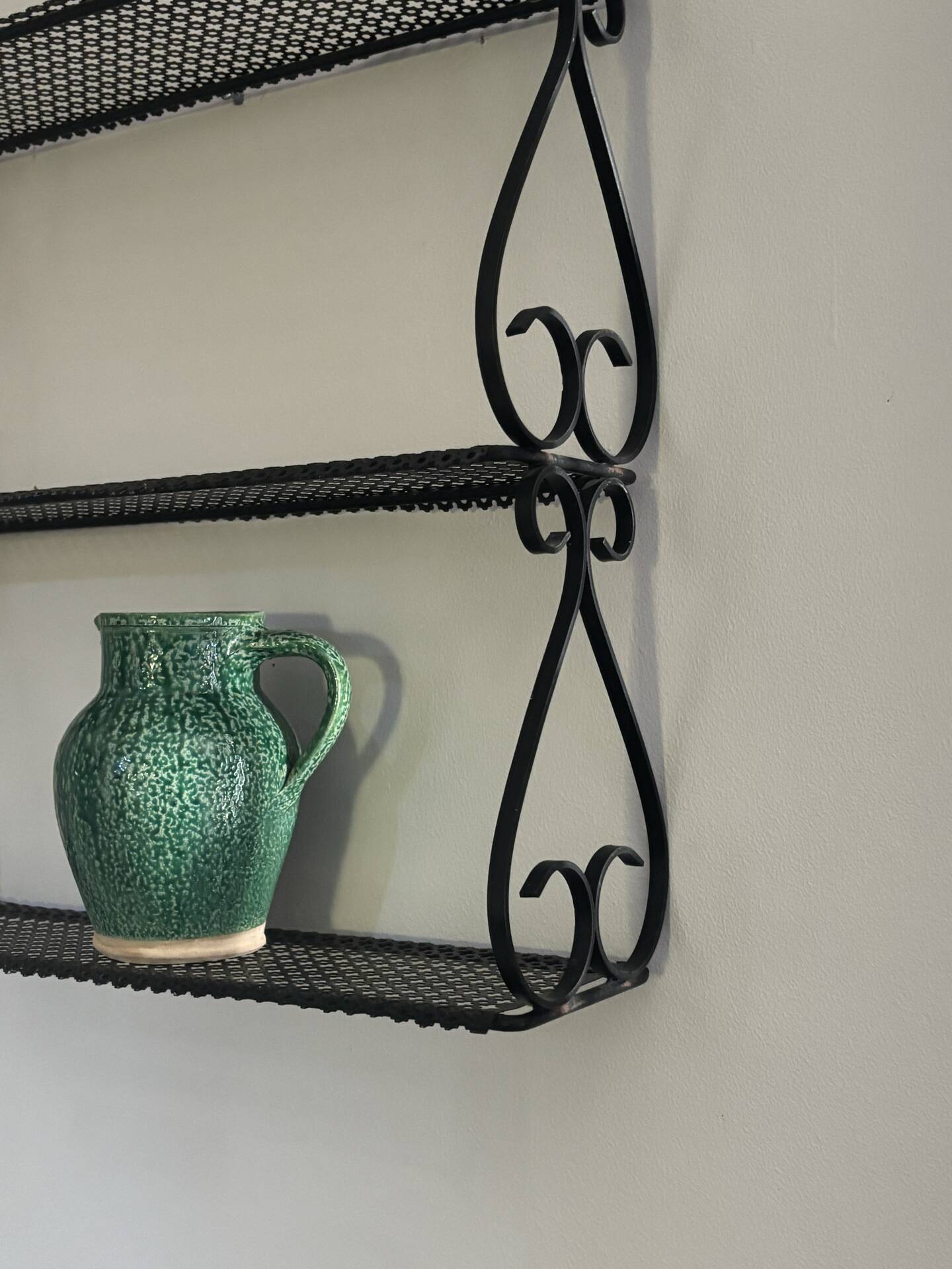 Perforated metal shelf dlg Mategot