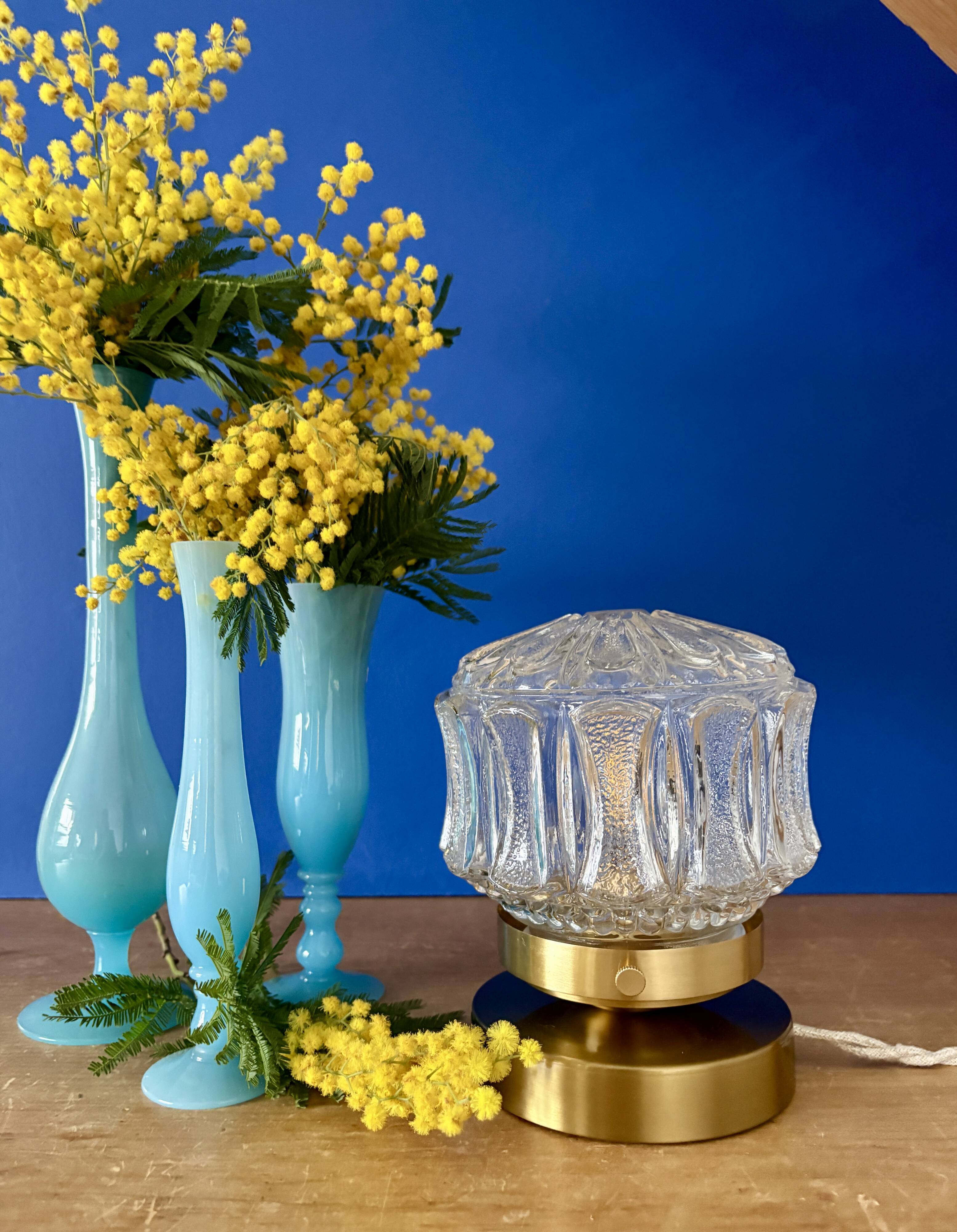 Vintage globe table lamp in moulded glass