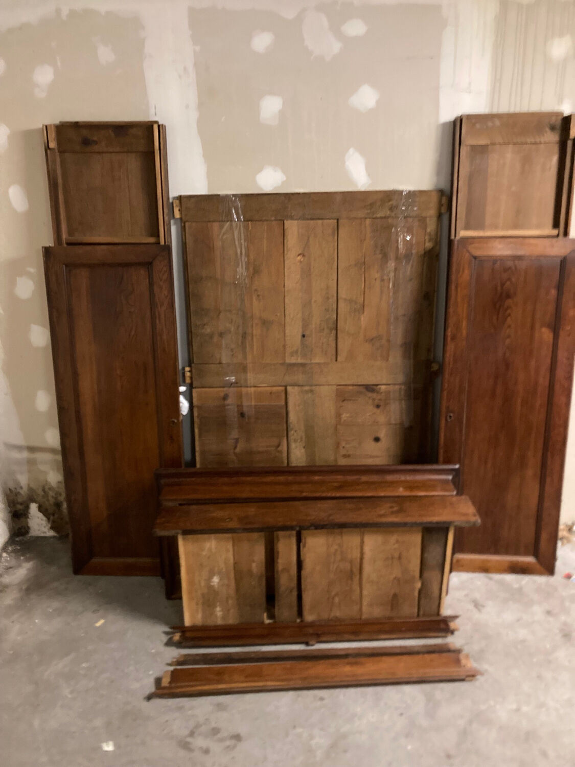 Louis-Philippe wardrobe in solid oak