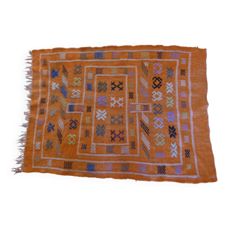 Handmade carpet from Morocco – Dimension: 94 x 130 cm
